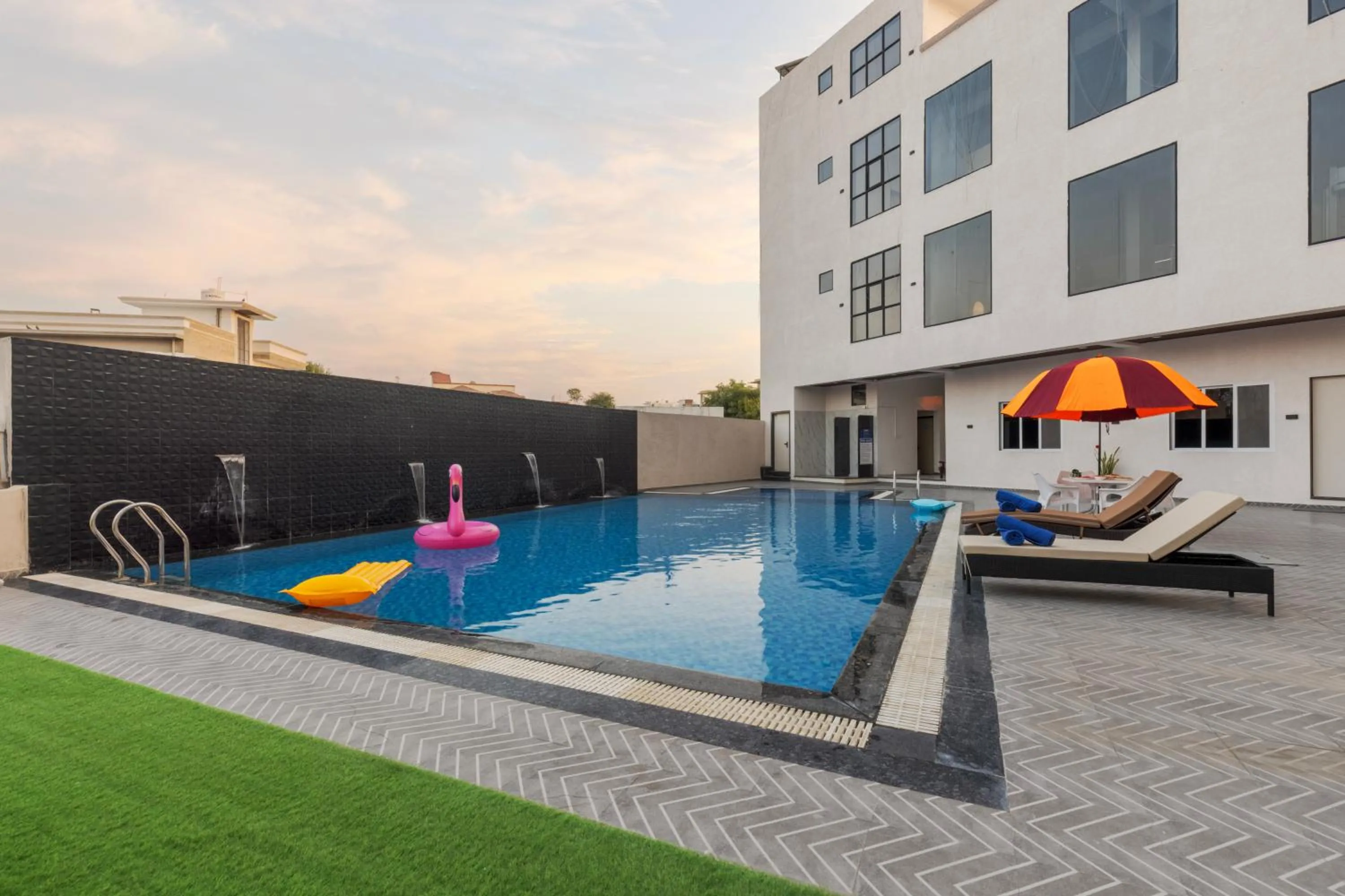 Swimming pool in Sun Stone Hotel & Club - Jawai