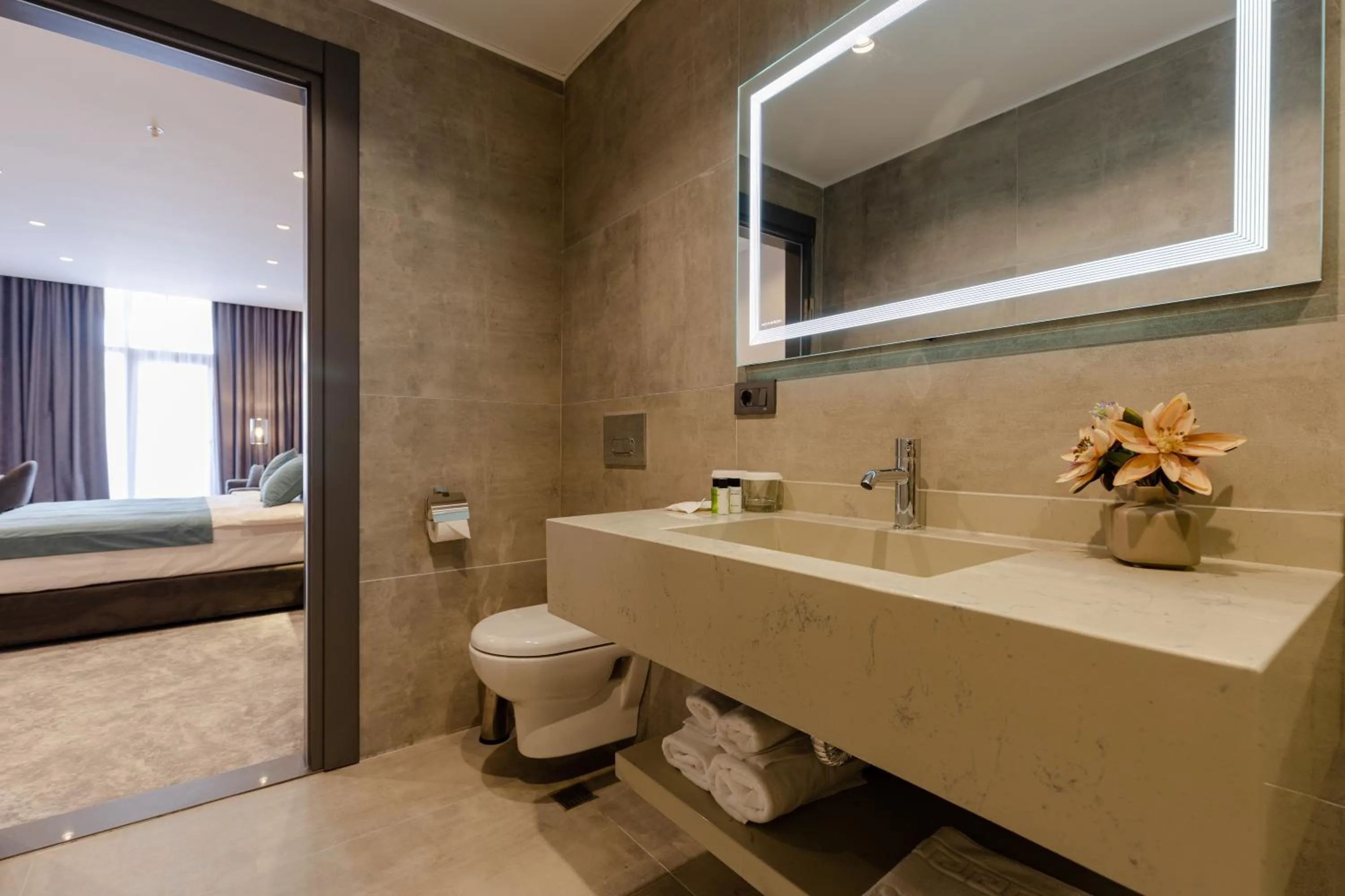 Bathroom in Hotel Monarch