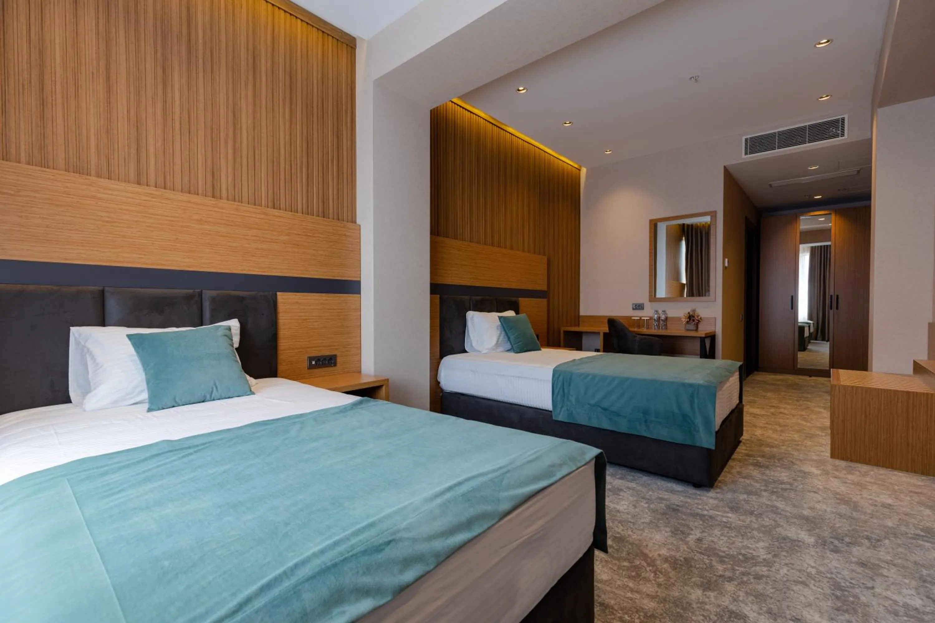 Photo of the whole room, Bed in Hotel Monarch