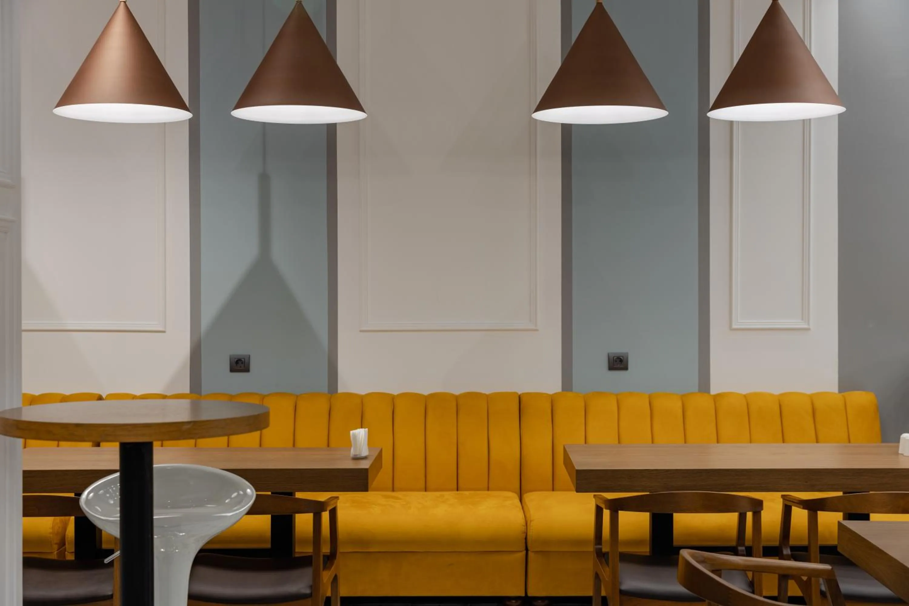 Dining area in Hotel Monarch