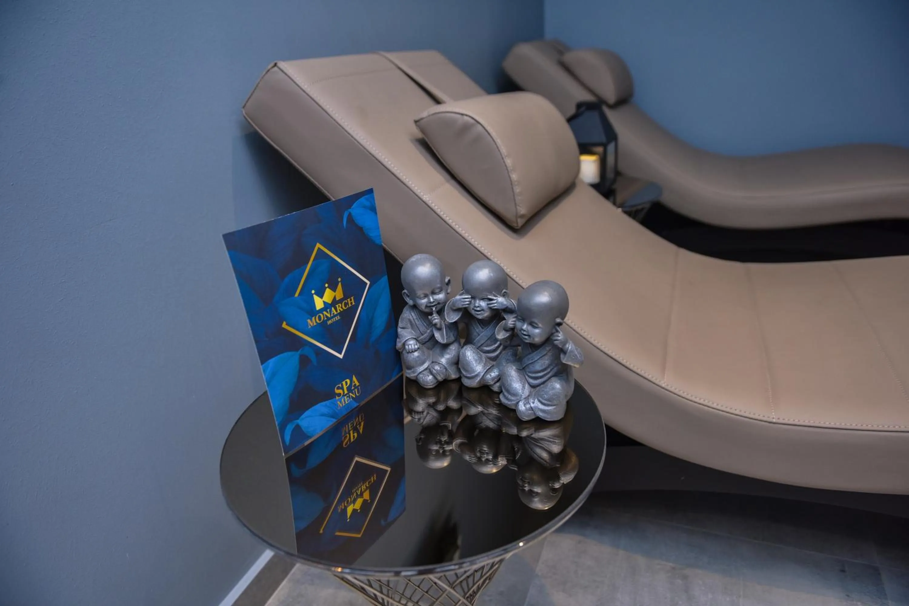 Massage in Hotel Monarch