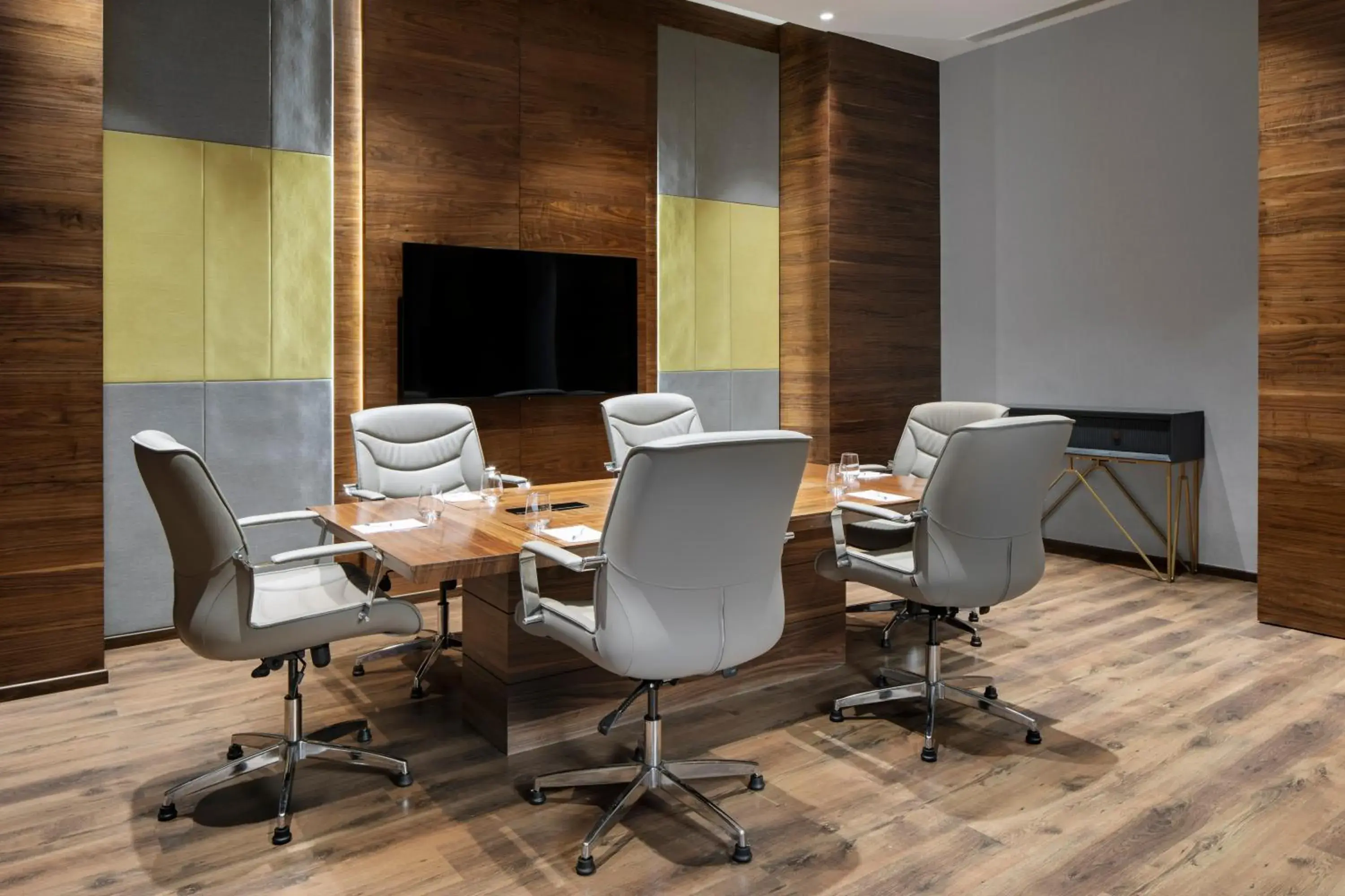 Junior King Suite with Inland View - single occupancy in Four Points by Sheraton Kigali Junior King Suite with Inland View - single occupancy in Four Points by Sheraton Kigali