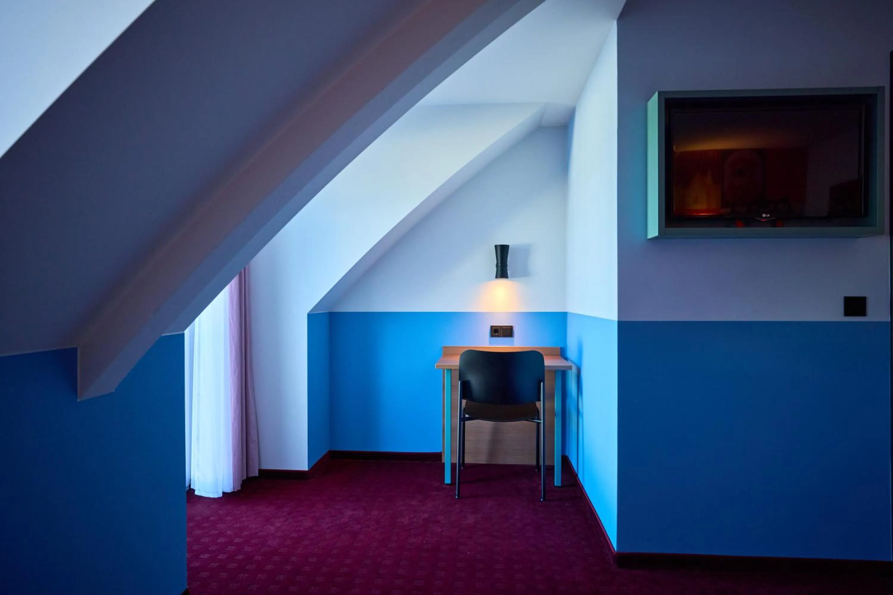 TV and multimedia in McDreams Hotel Leipzig