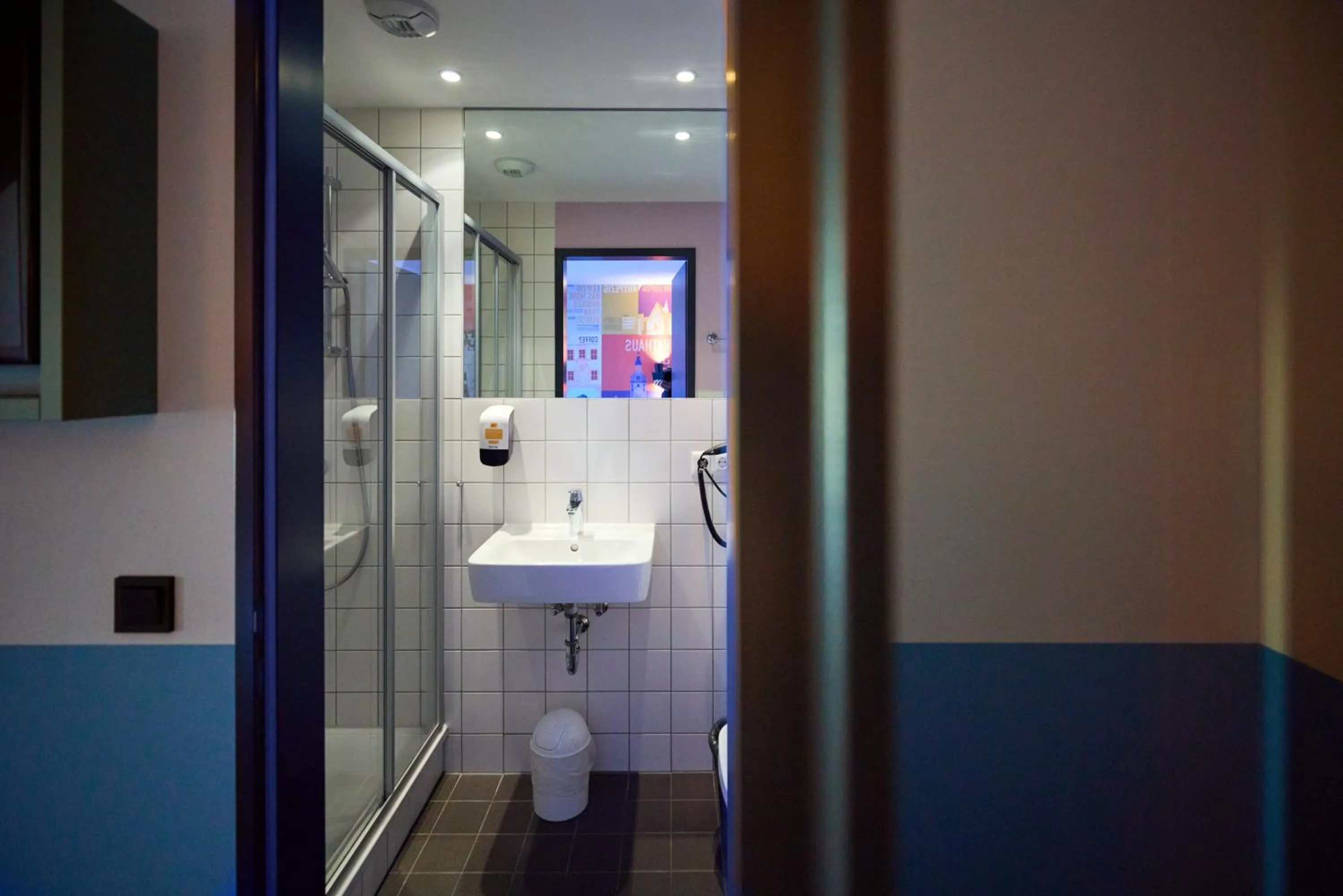 Shower in McDreams Hotel Leipzig