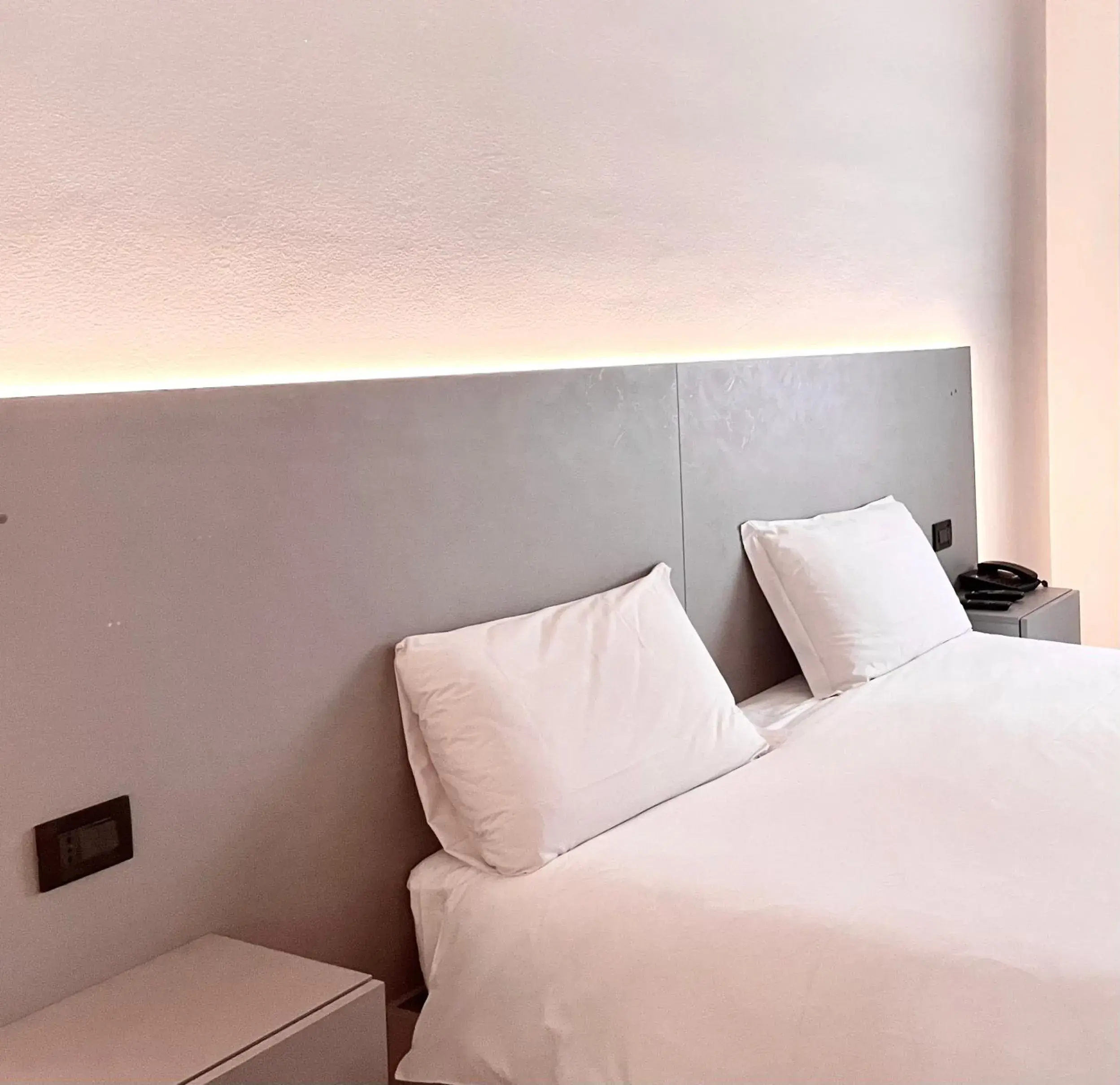 Bedroom, Bed in Hotel Leonardo Bedroom, Bed in Hotel Leonardo