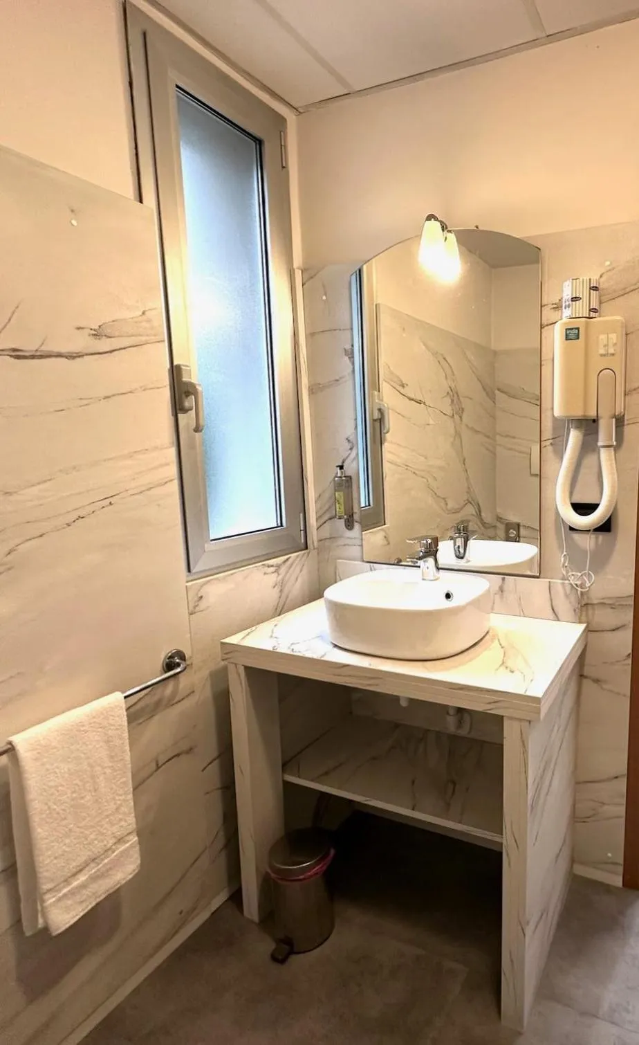 Bathroom in Hotel Leonardo