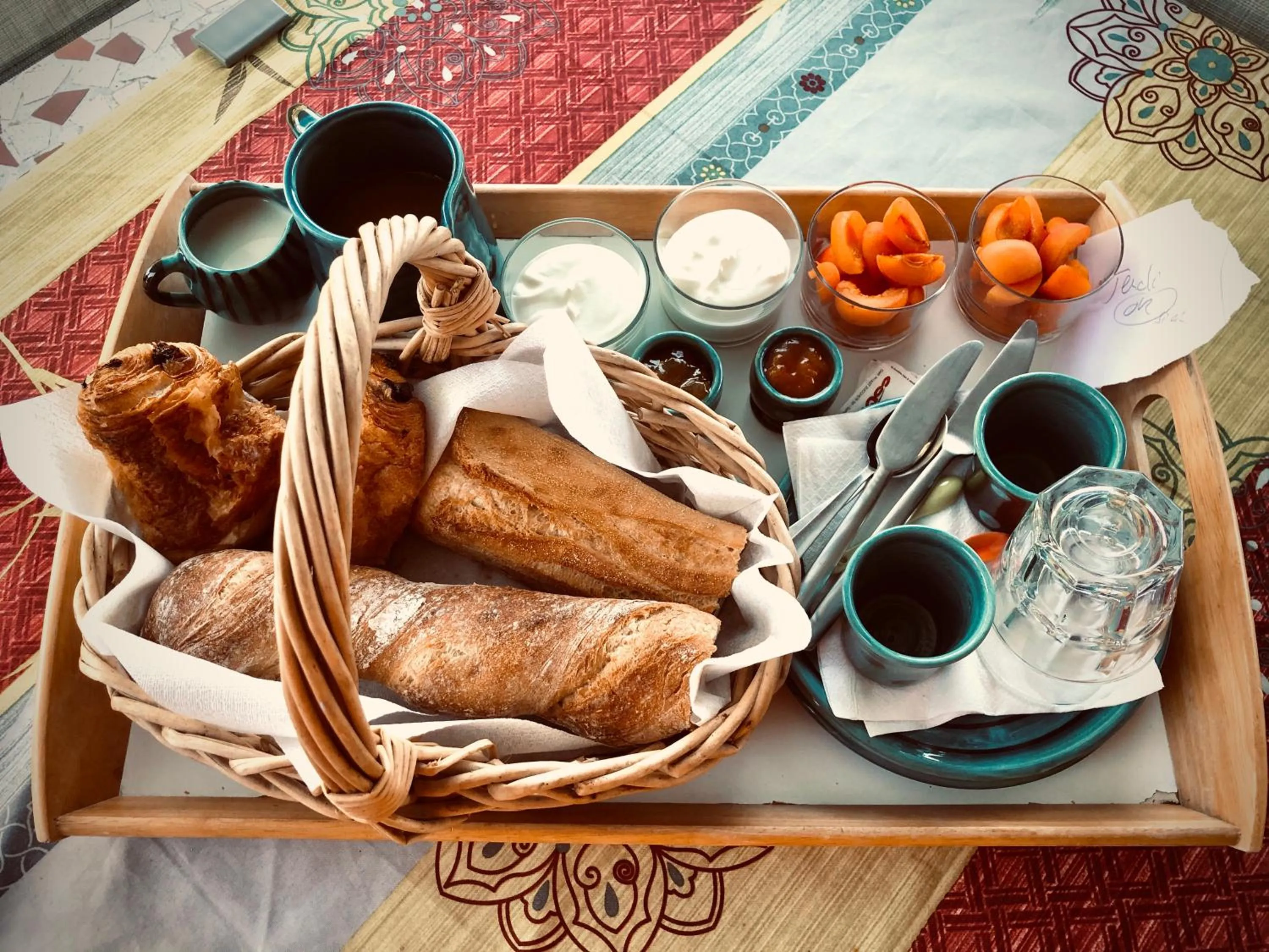 Breakfast in Chambre d'hôtes LOU PATACLET