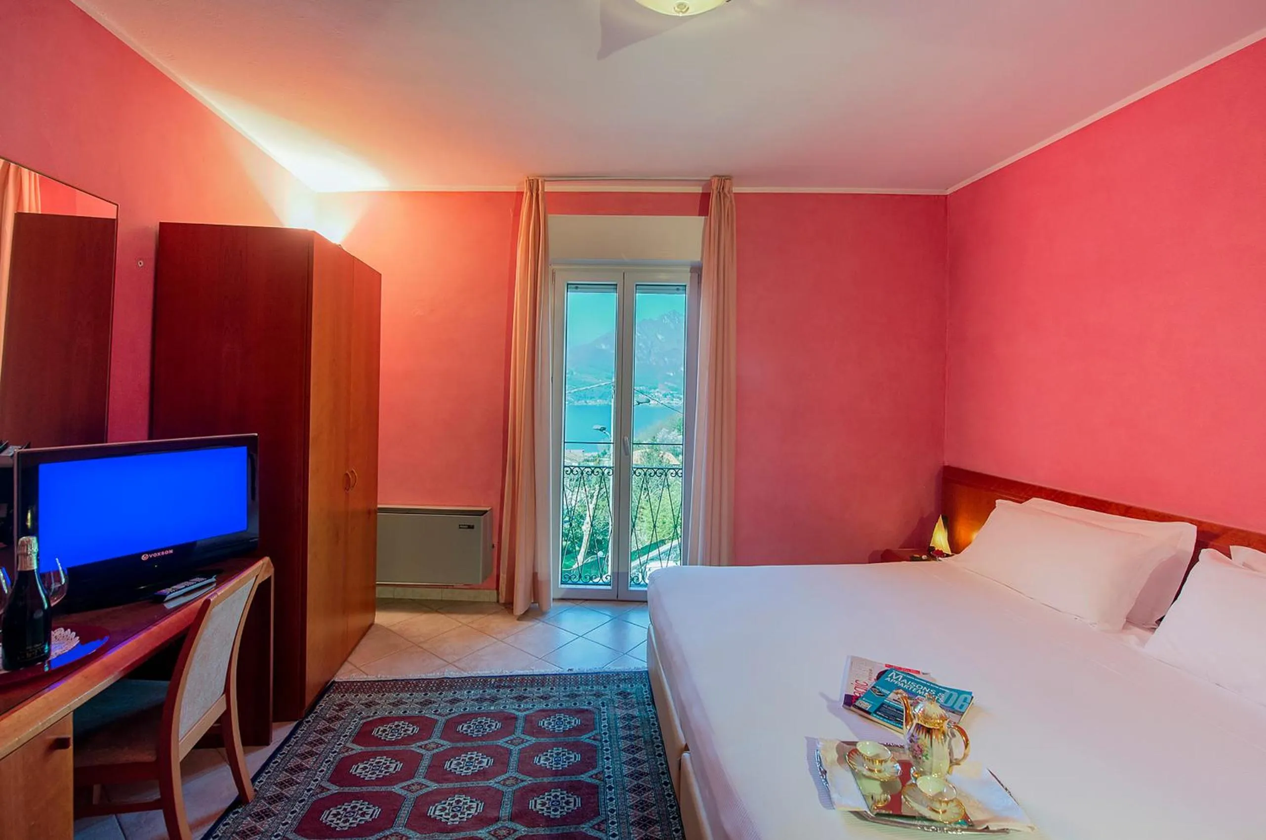 Photo of the whole room, Bed in Hotel San Gerolamo