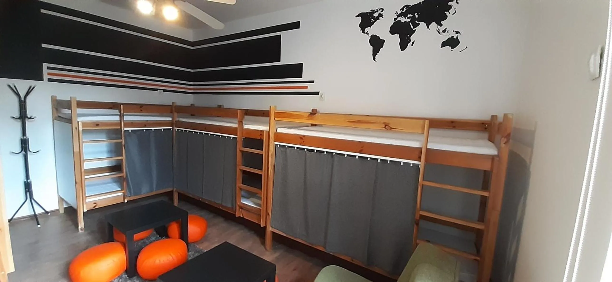 Photo of the whole room, Bed in Kraków Chilli Hostel