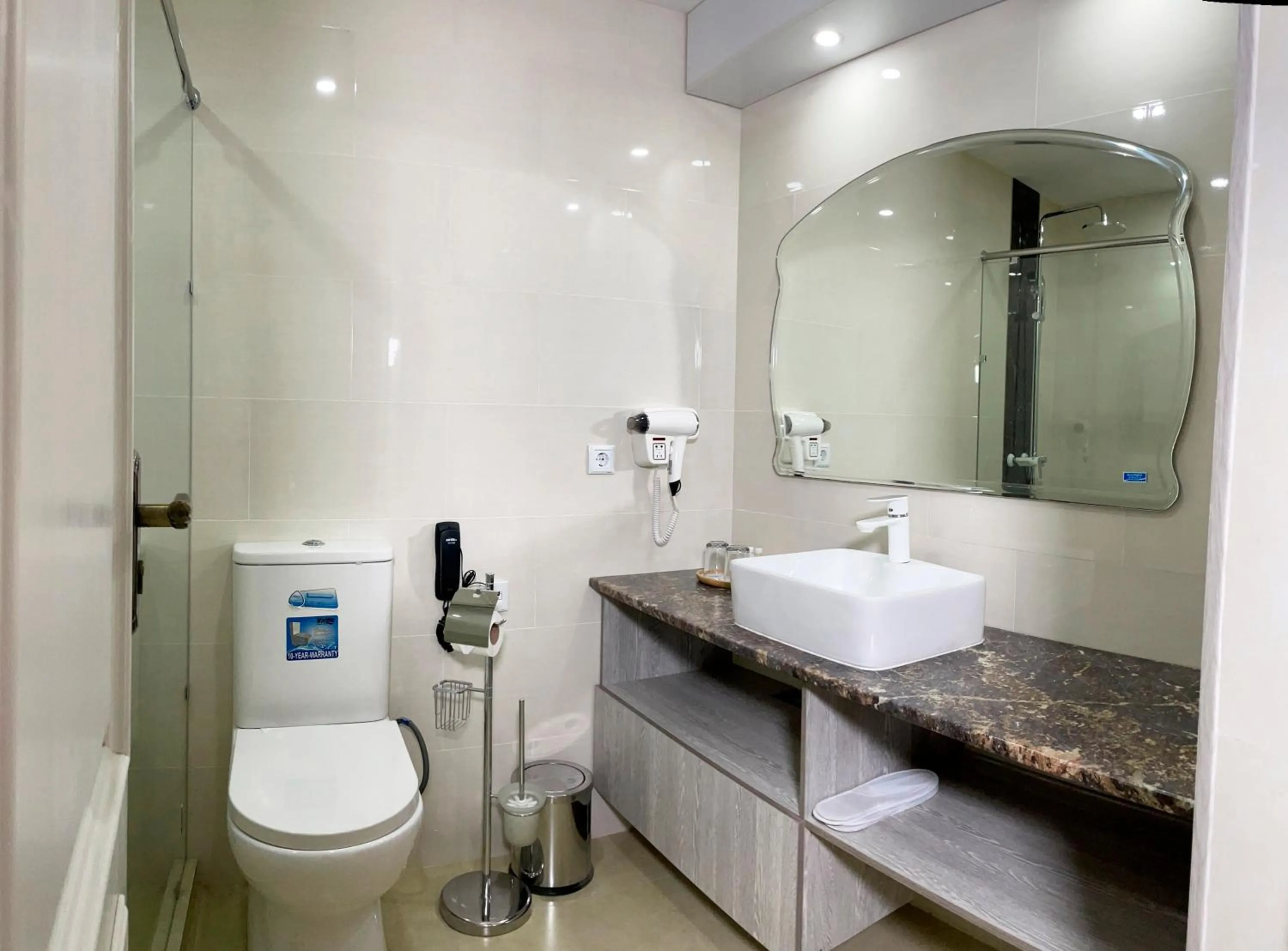 Double Room with Private Bathroom - single occupancy in Atrium Hotel