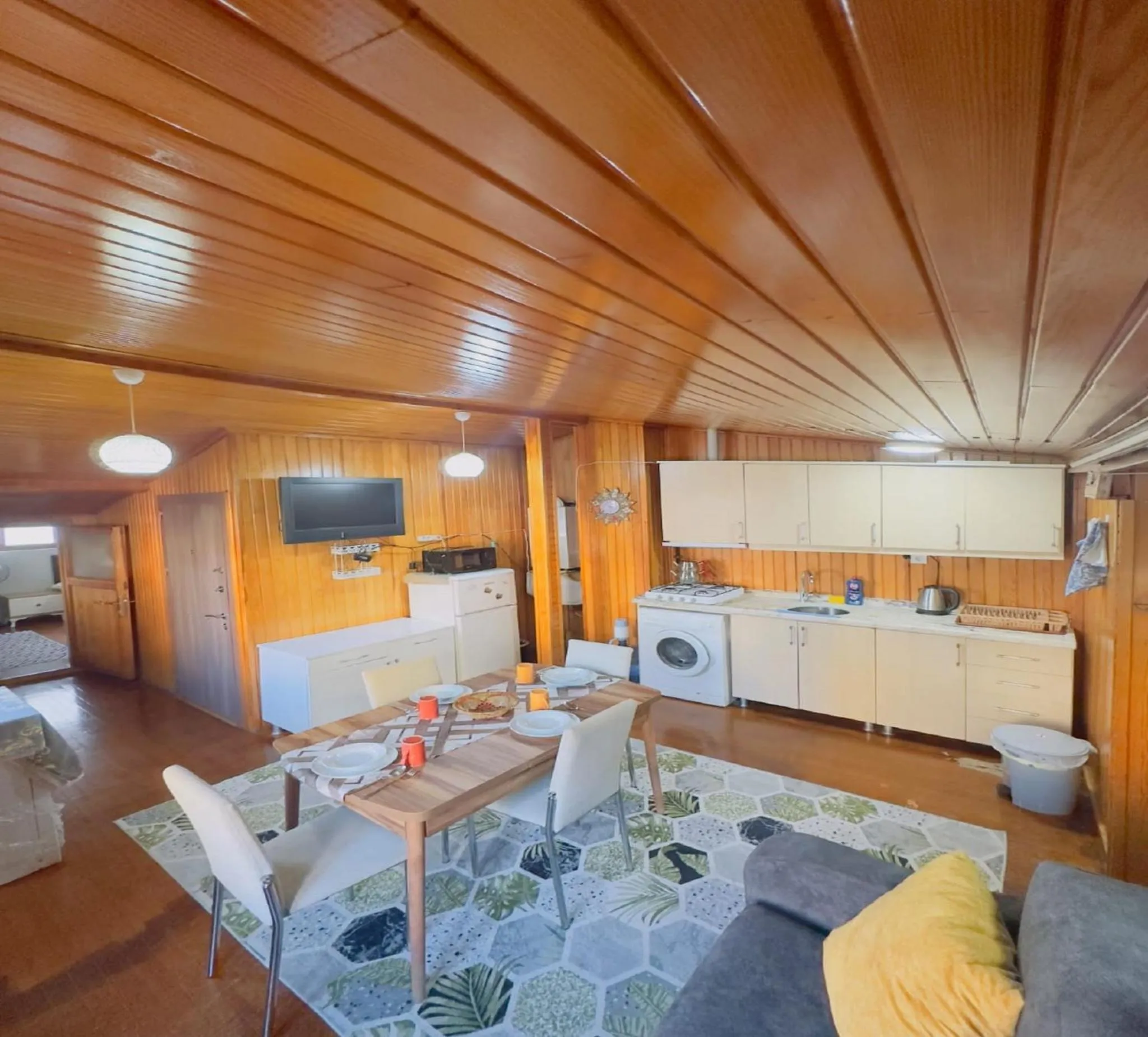 Communal lounge/ TV room in My Home Taksim