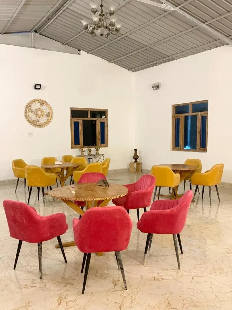 Restaurant/places to eat in Mrig Valley Resort, Homestay & Banquet Restaurant/places to eat in Mrig Valley Resort, Homestay & Banquet