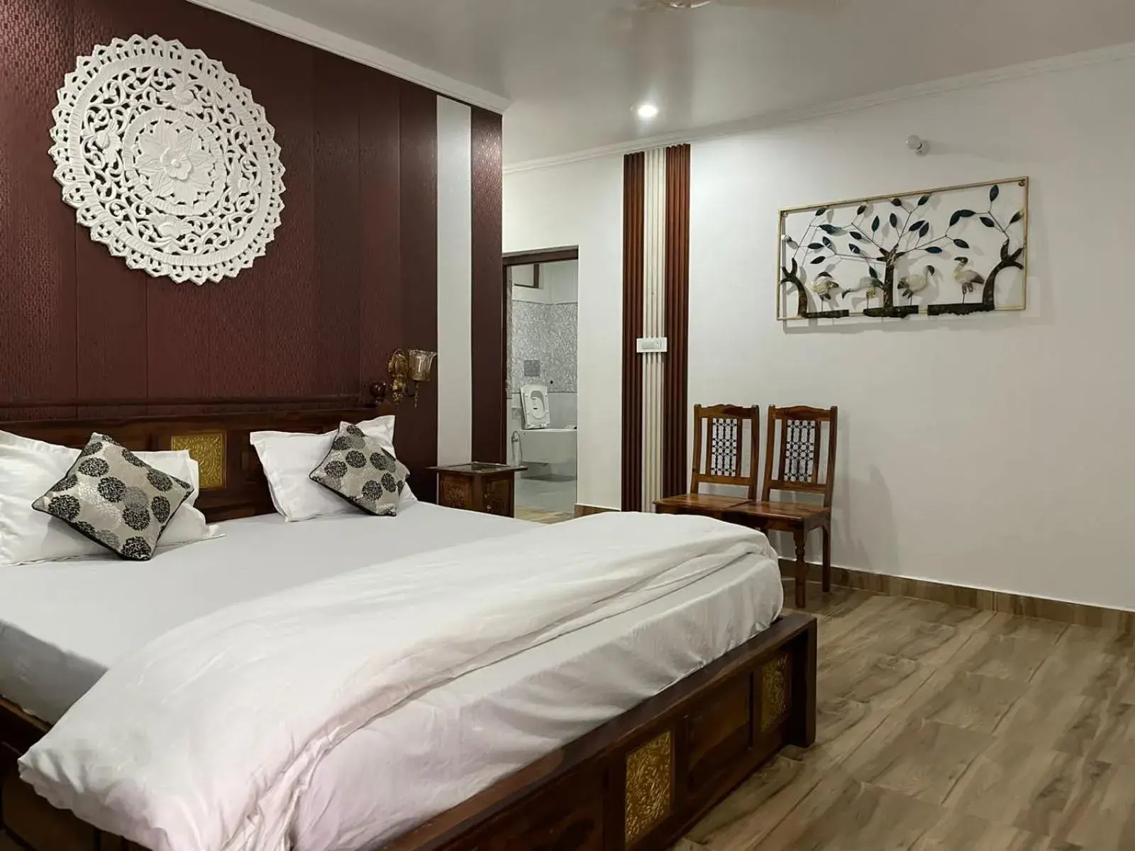 Photo of the whole room, Bed in Mrig Valley Resort, Homestay & Banquet Photo of the whole room, Bed in Mrig Valley Resort, Homestay & Banquet