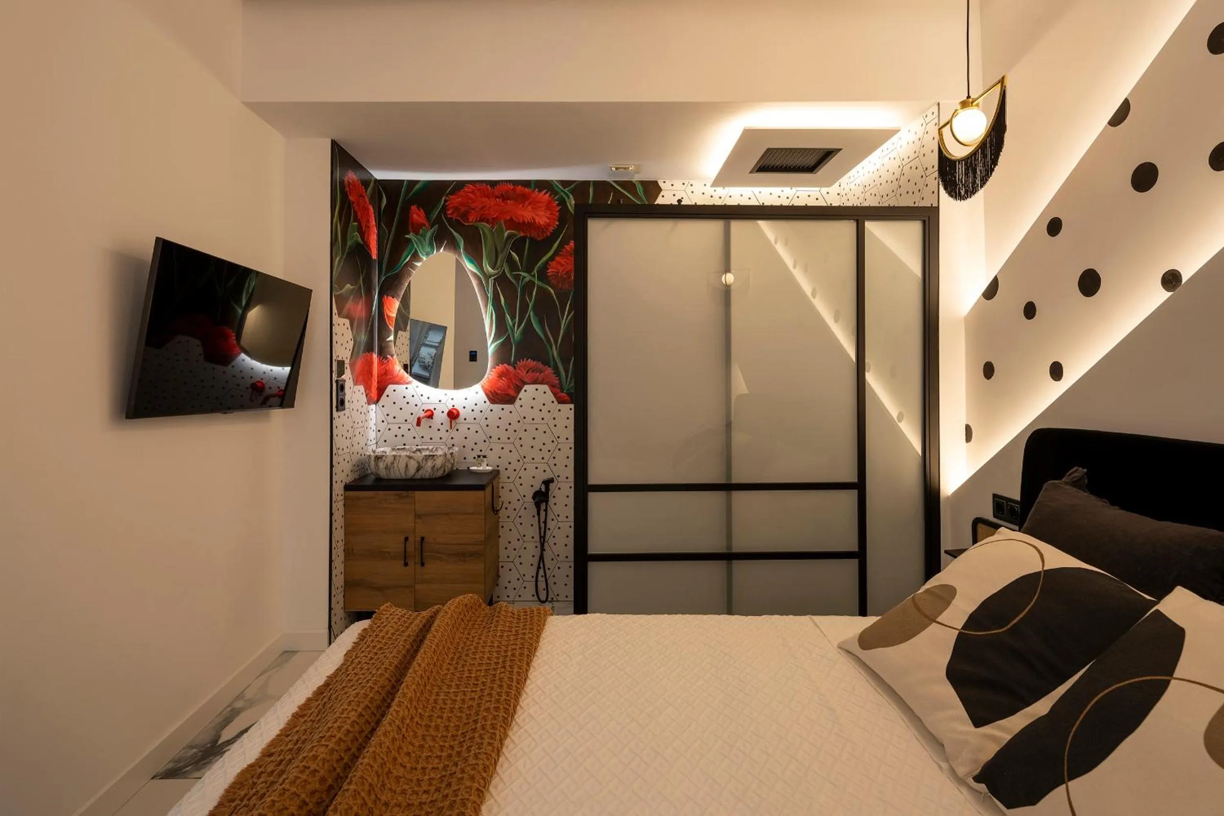 Bathroom, Bed in Palatina Concept Suites