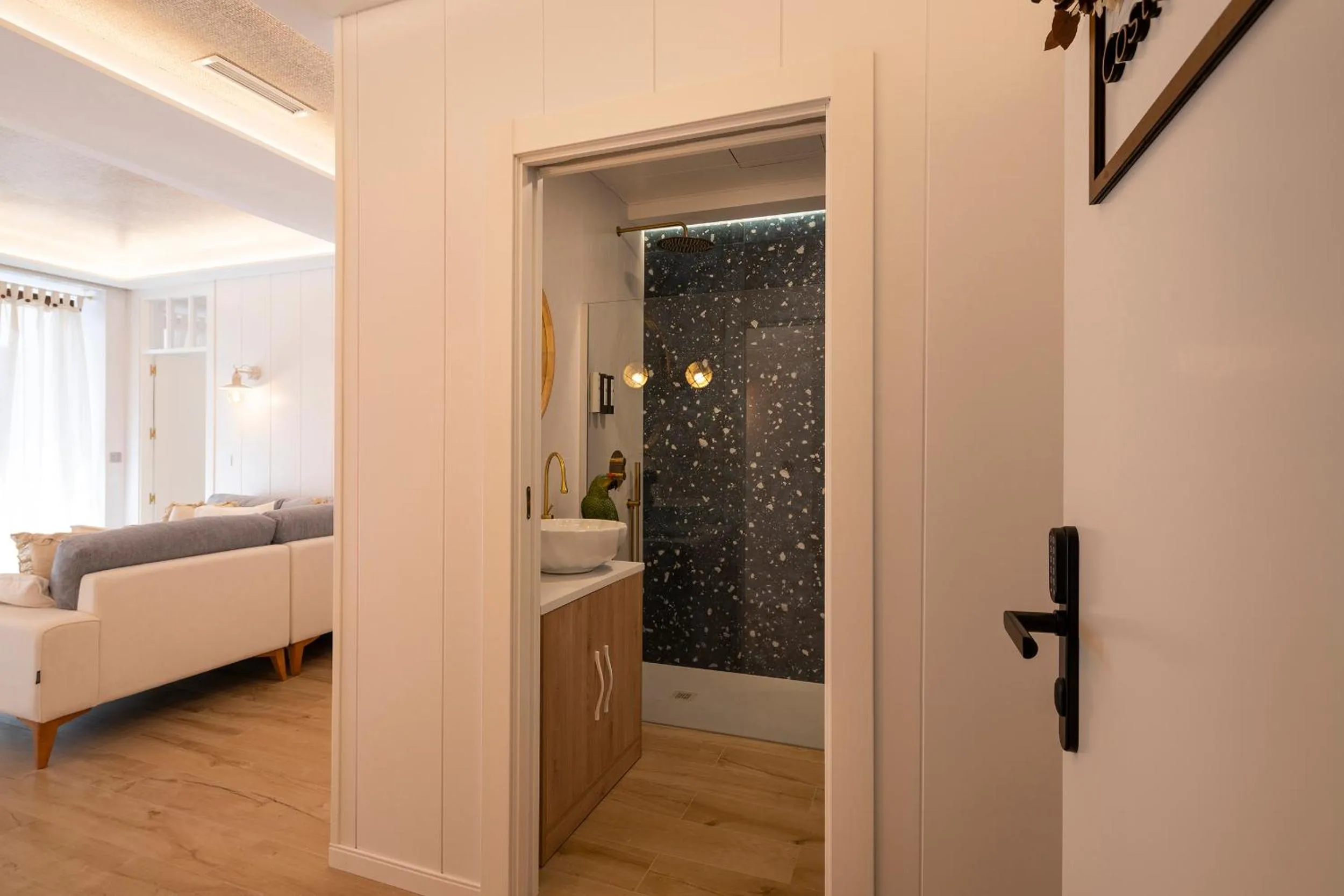 Bathroom, Bed in Palatina Concept Suites