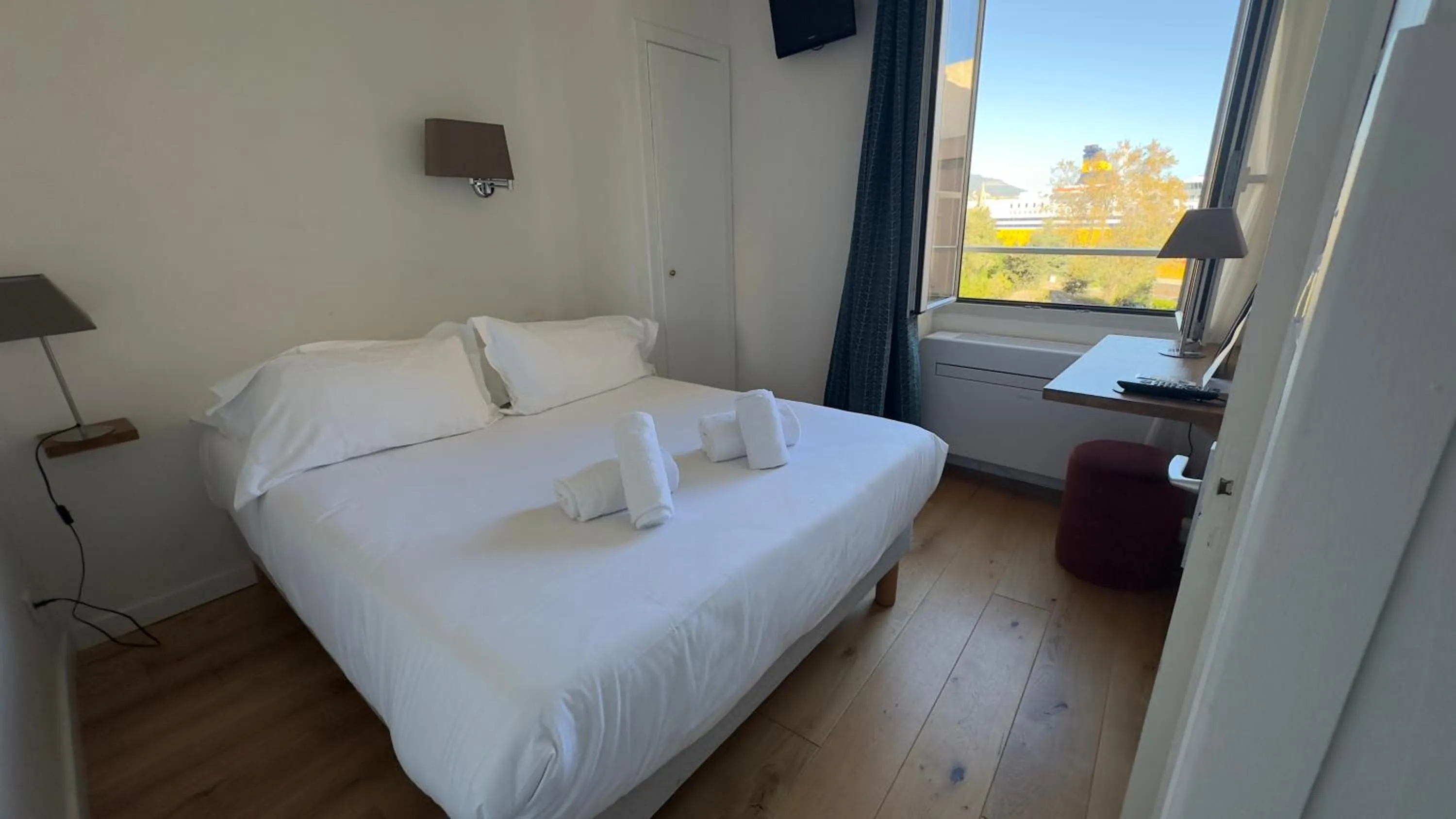 Bed in Hôtel Posta Vecchia