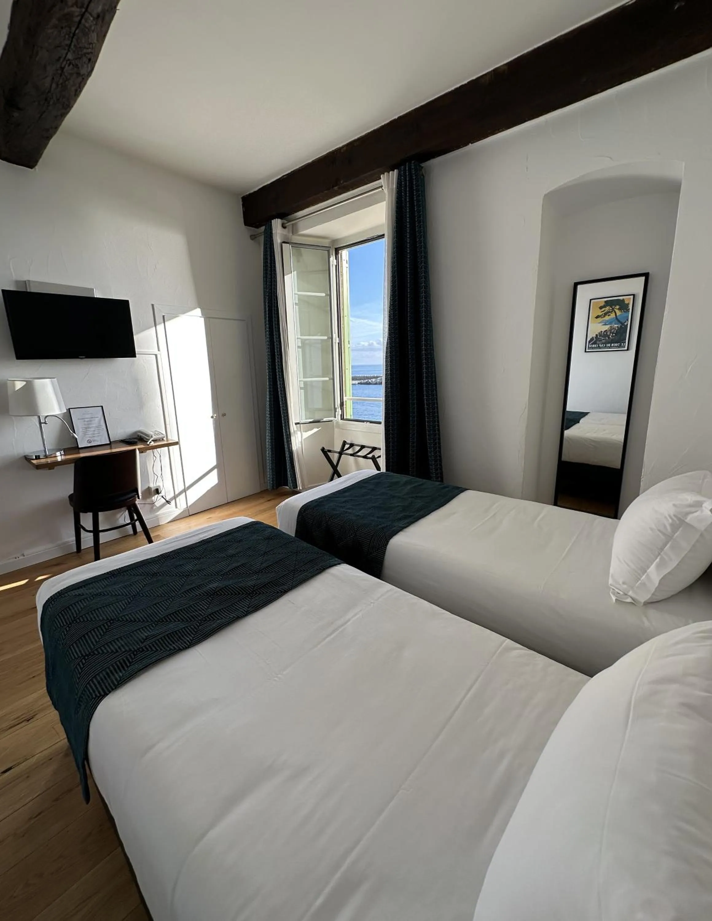 Photo of the whole room, Bed in Hôtel Posta Vecchia