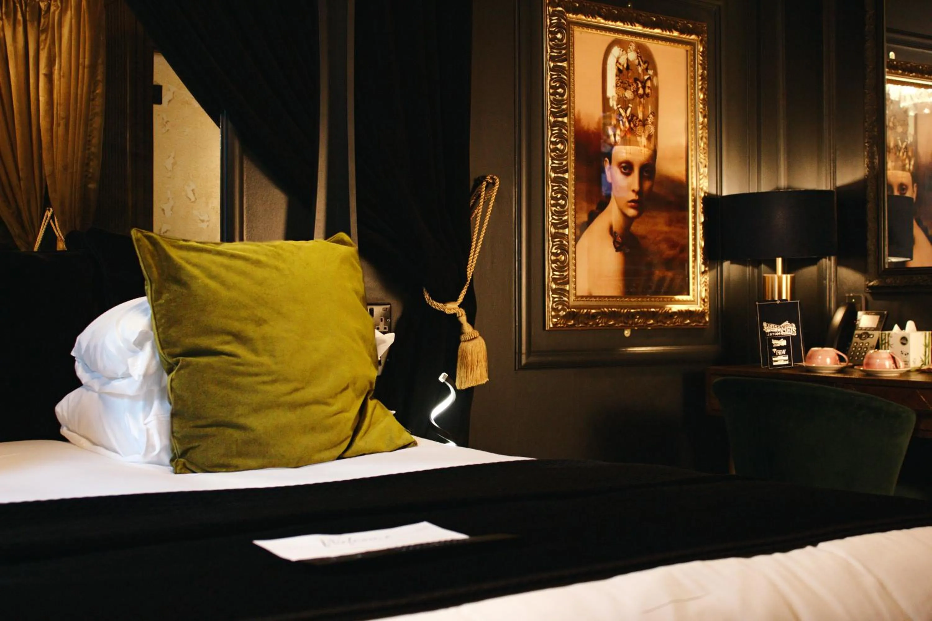 Bedroom, Bed in Impossible Motel