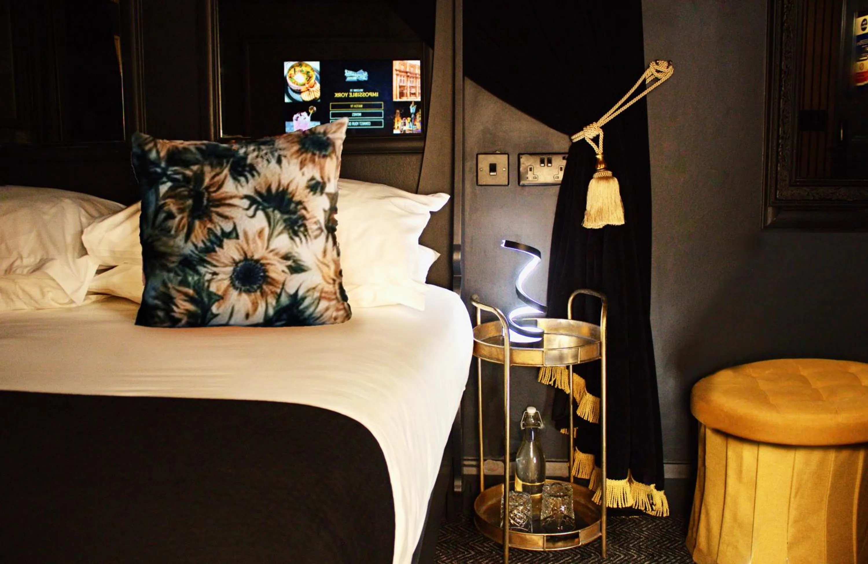 Decorative detail, Bed in Impossible Motel