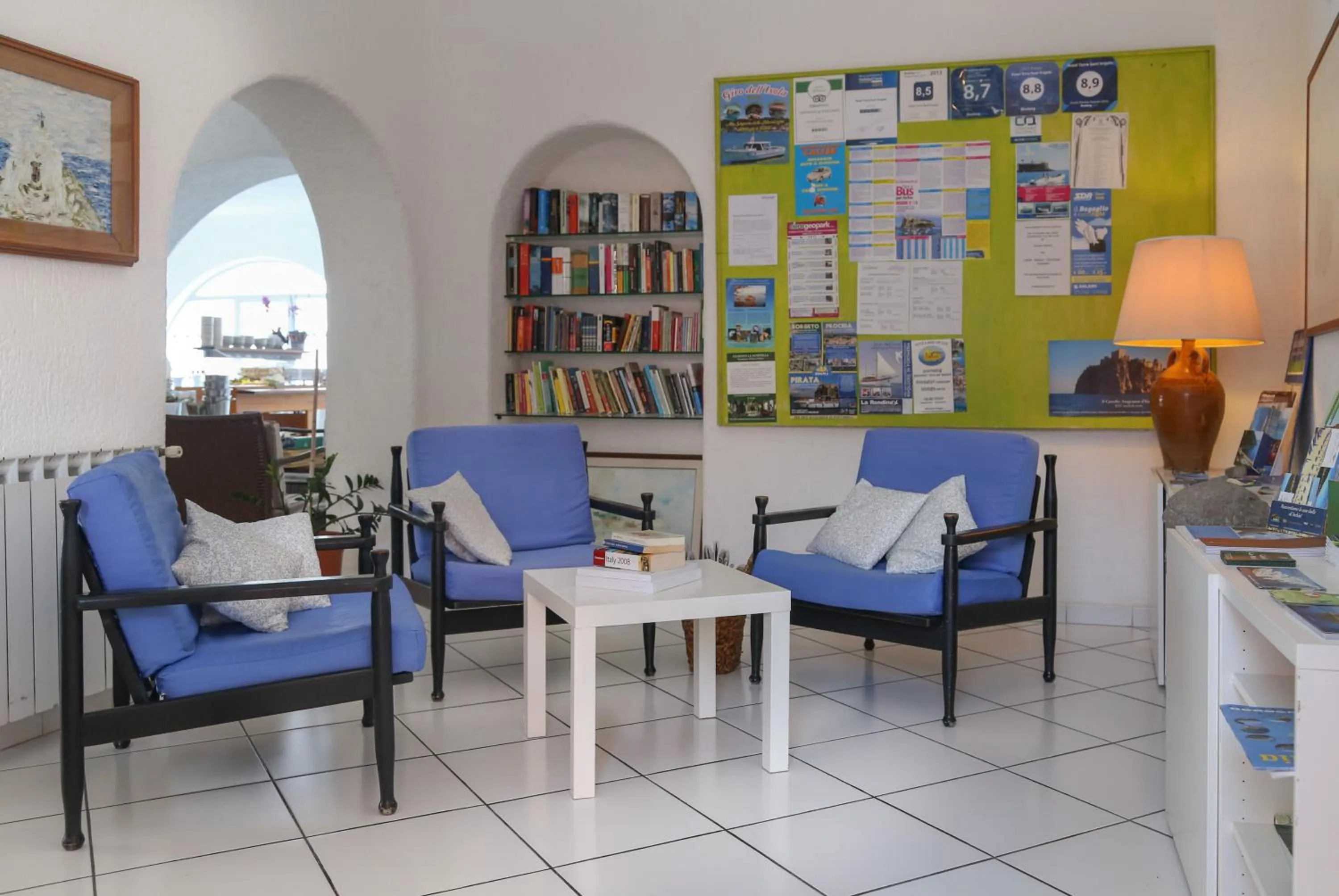 Library in Hotel Torre Sant'Angelo