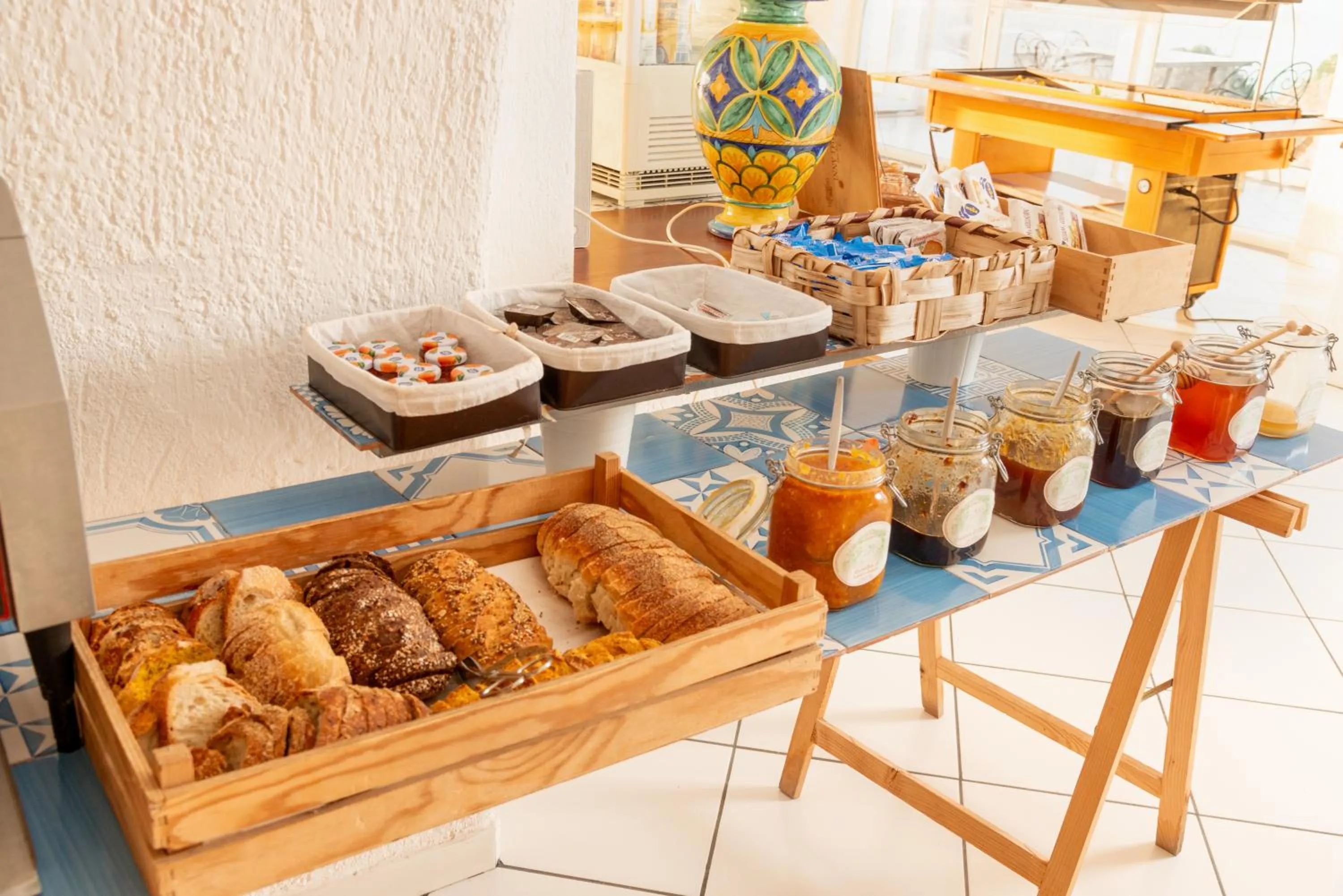 Breakfast in Hotel Torre Sant'Angelo