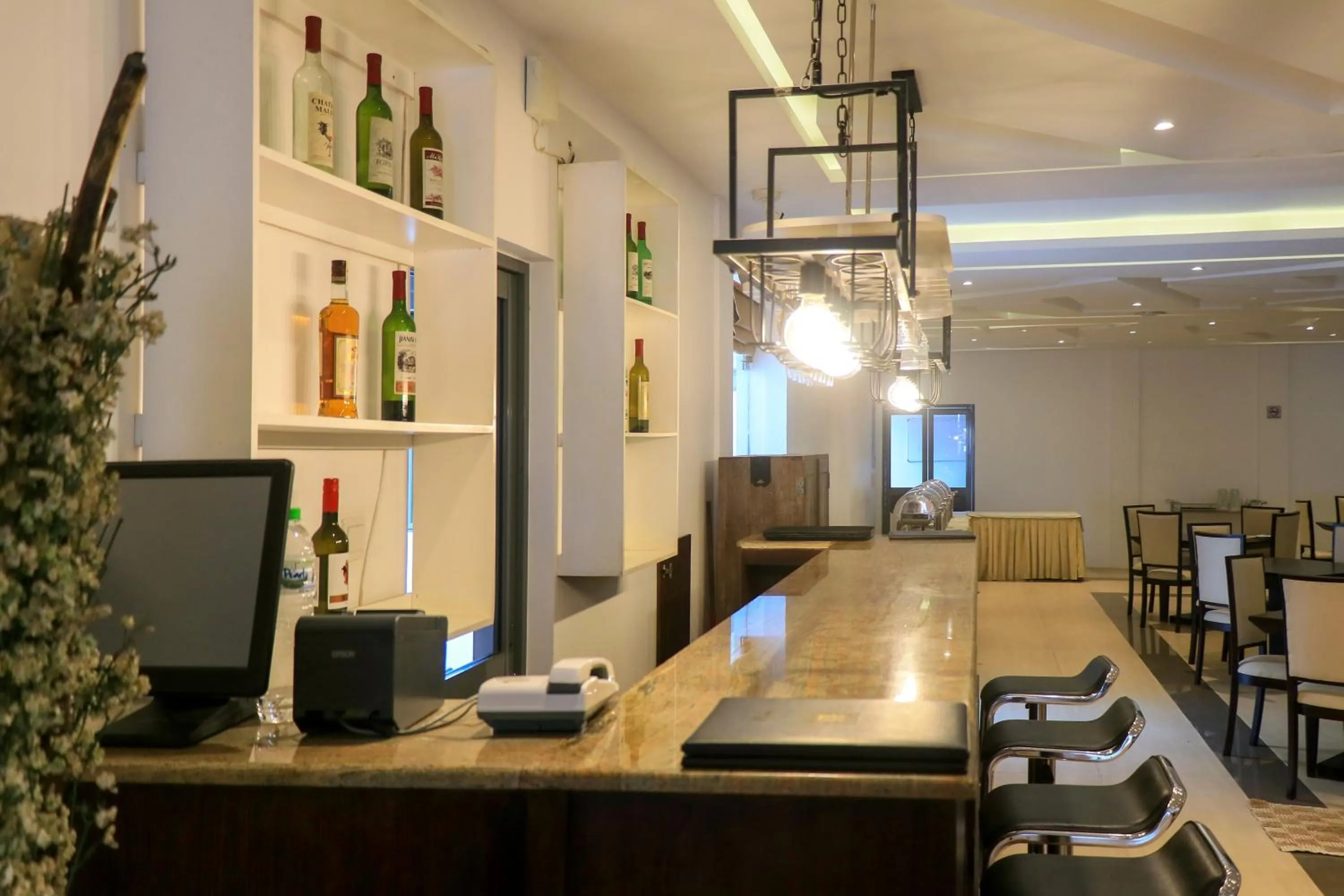 Restaurant/places to eat in Thissa Inn Hotel