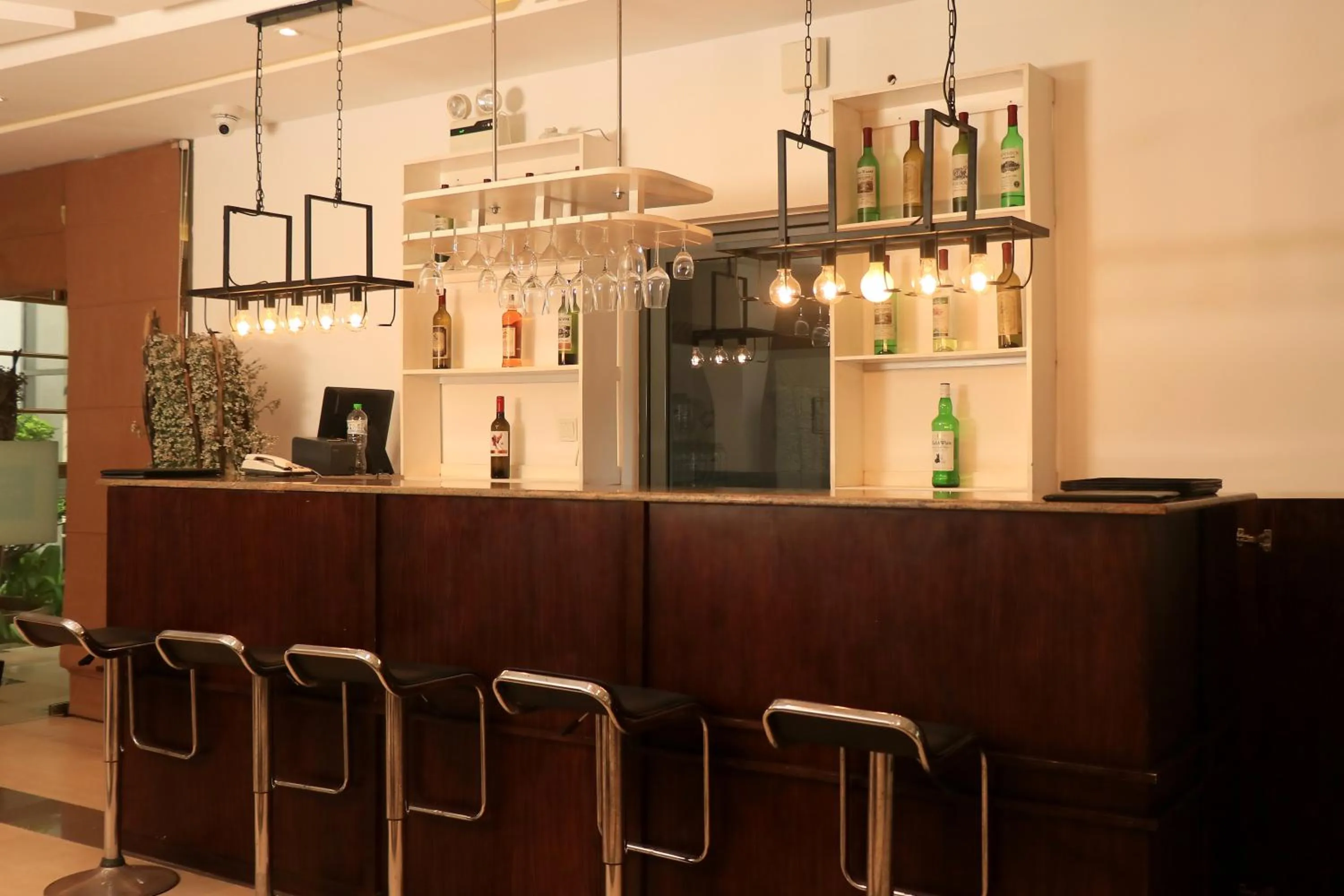 Restaurant/places to eat in Thissa Inn Hotel