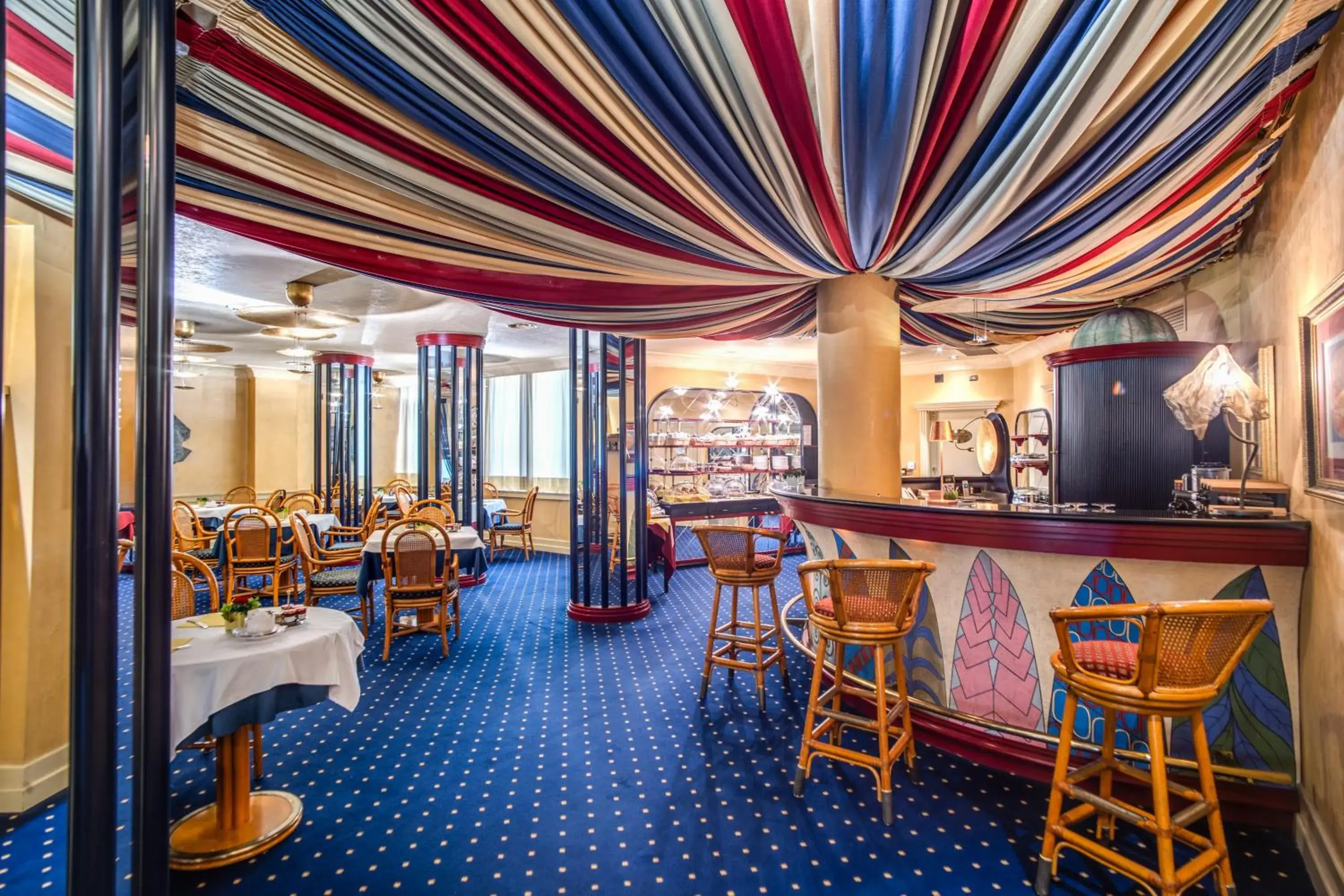 Lounge or bar in Hotel Auriga Lounge or bar in Hotel Auriga