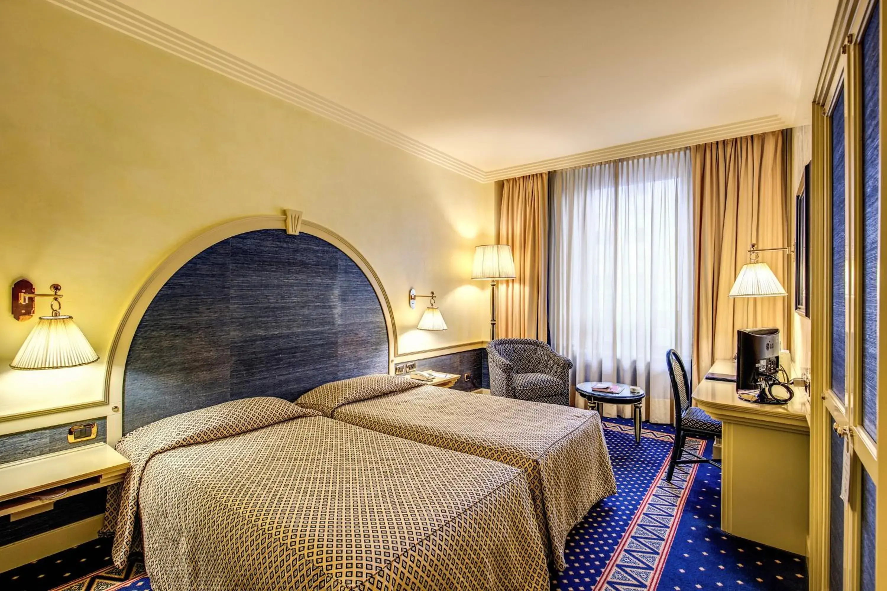 Two Connecting Rooms in Hotel Auriga Two Connecting Rooms in Hotel Auriga