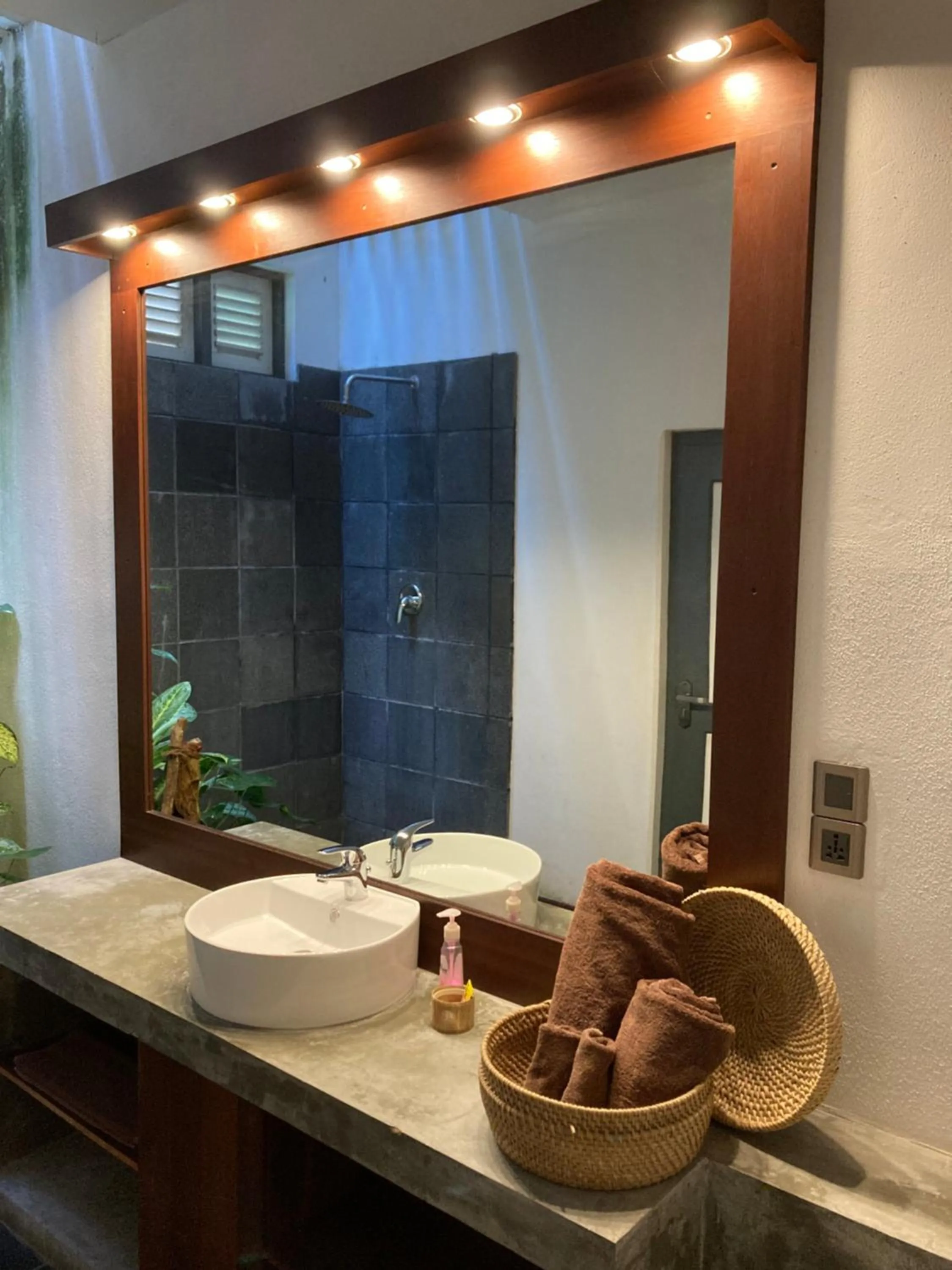 Bathroom in The Villa Green Inn