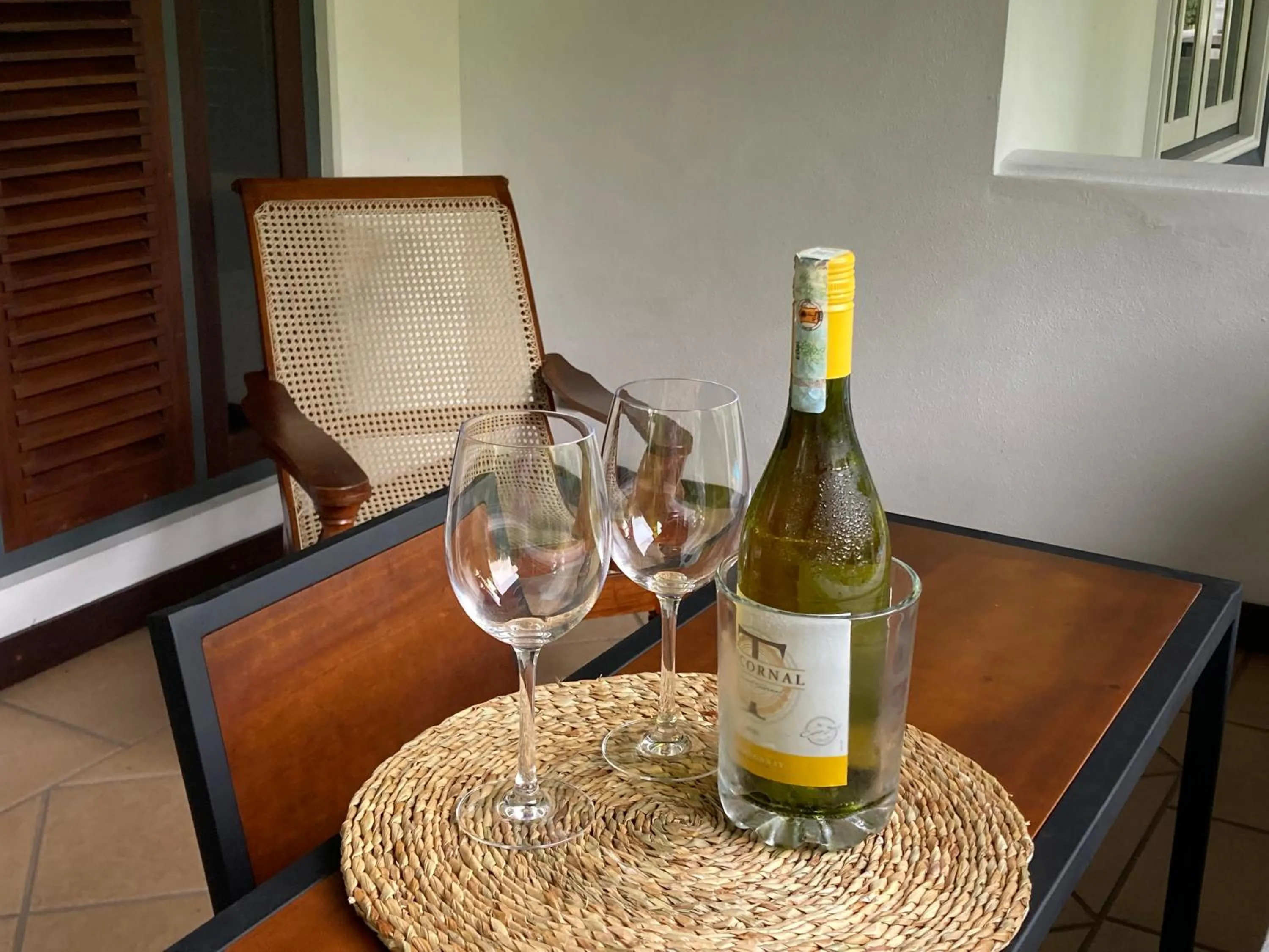 Alcoholic drinks in The Villa Green Inn