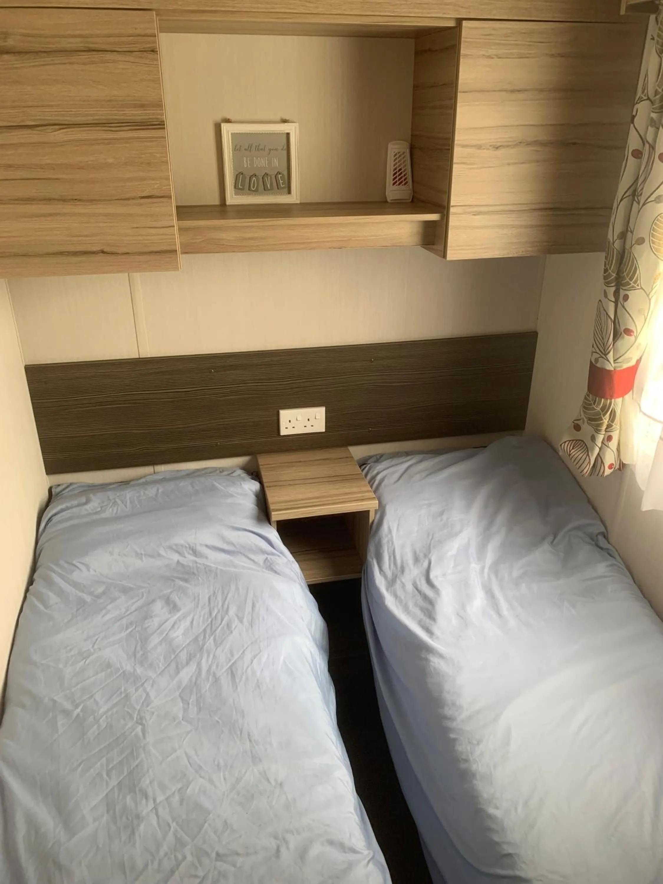 Bed in CLJP Caravan Cleethorpes Beach formally Thorpe Park Free WI-FI