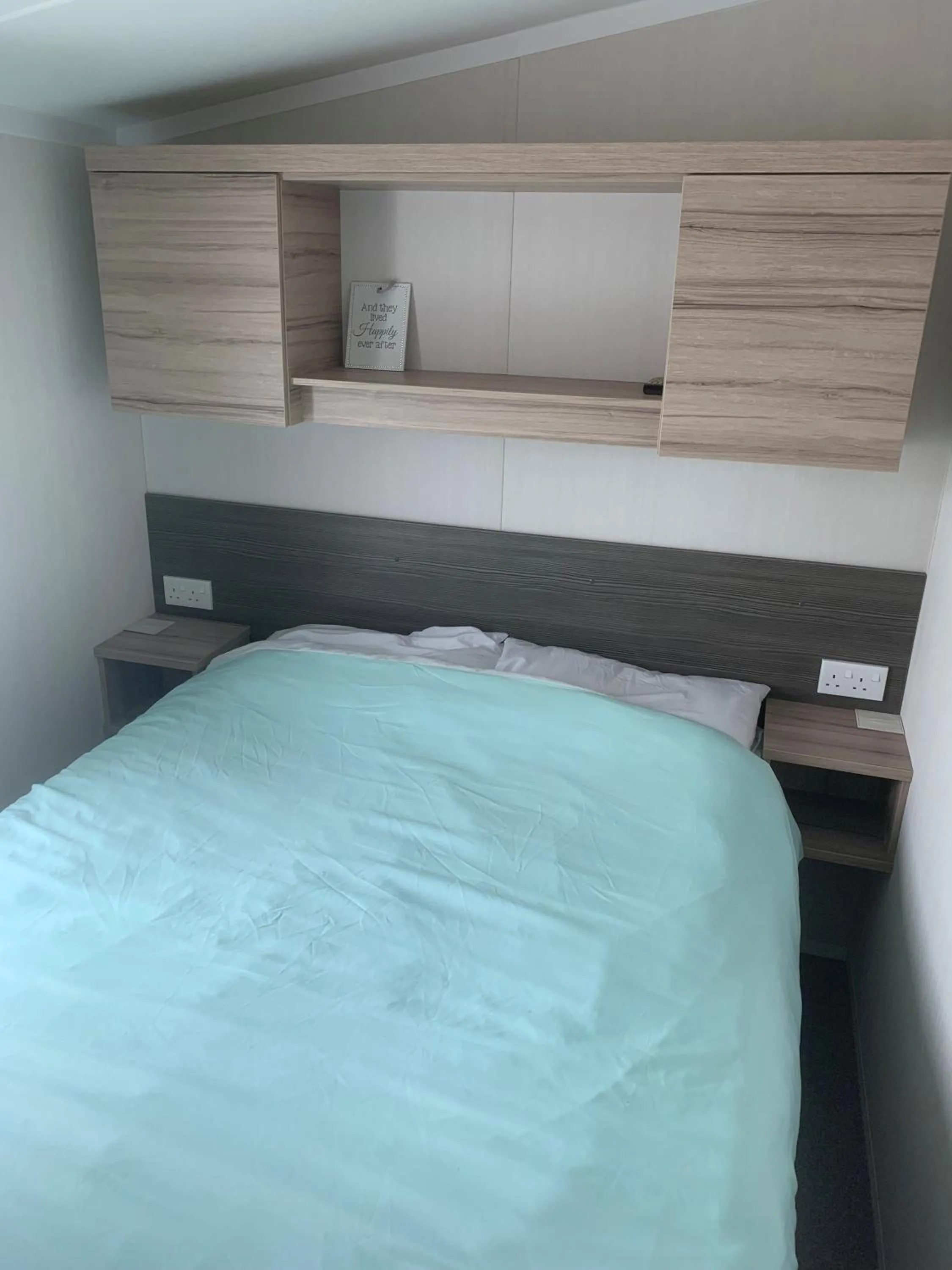 Bed in CLJP Caravan Cleethorpes Beach formally Thorpe Park Free WI-FI