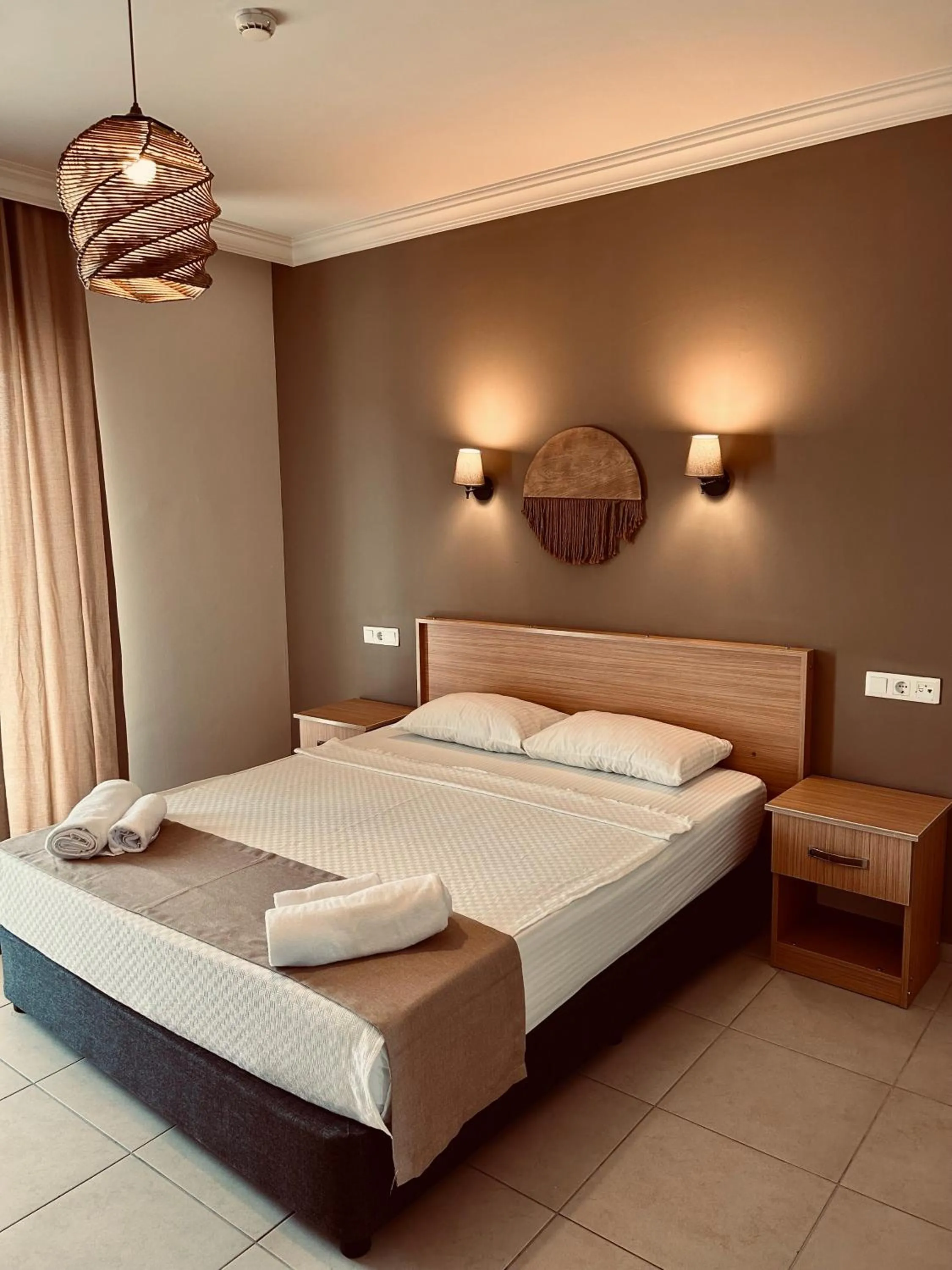 Bedroom, Bed in Kalia Beach Hotel Side