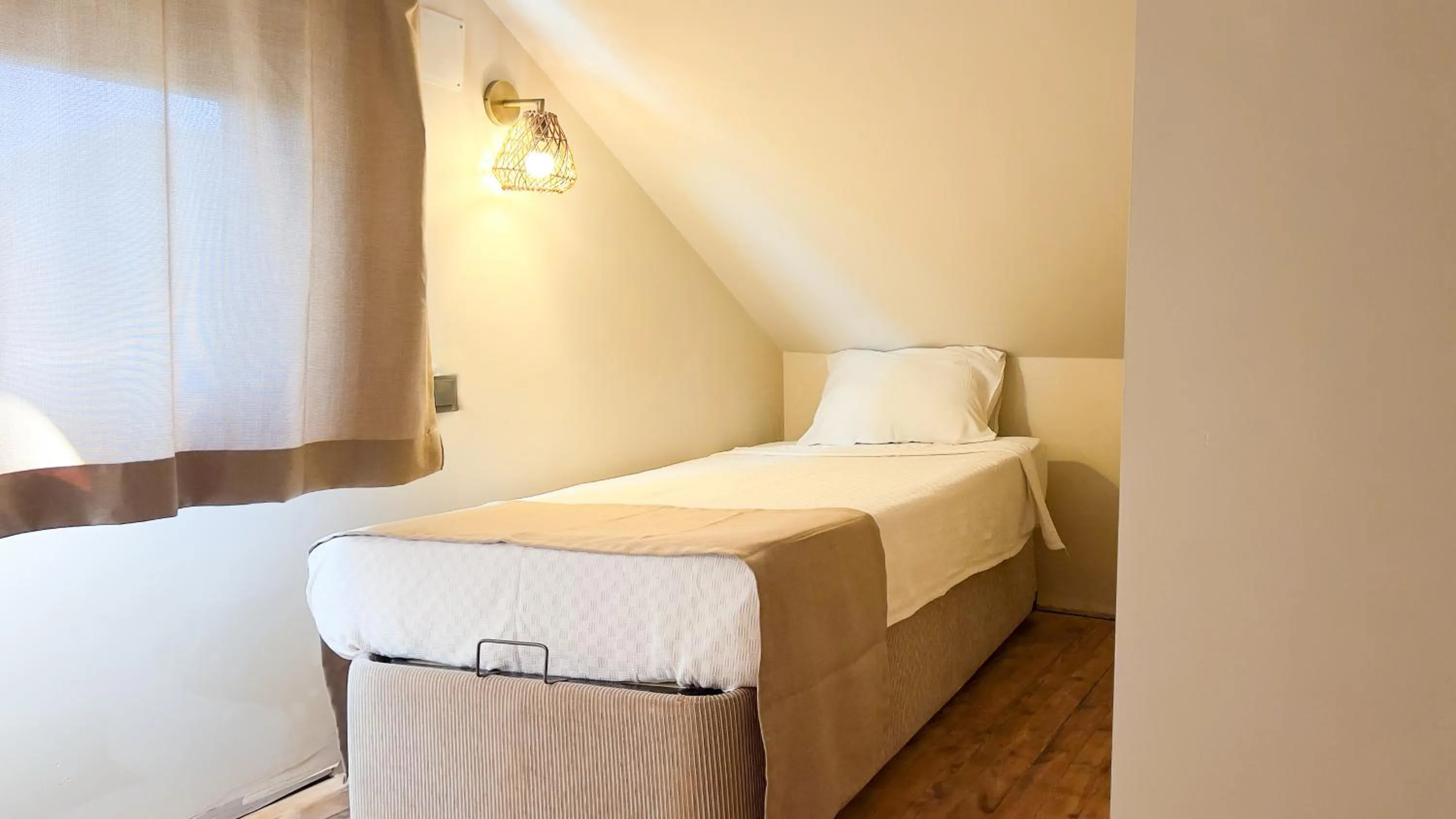 Bed in Kalia Beach Hotel Side