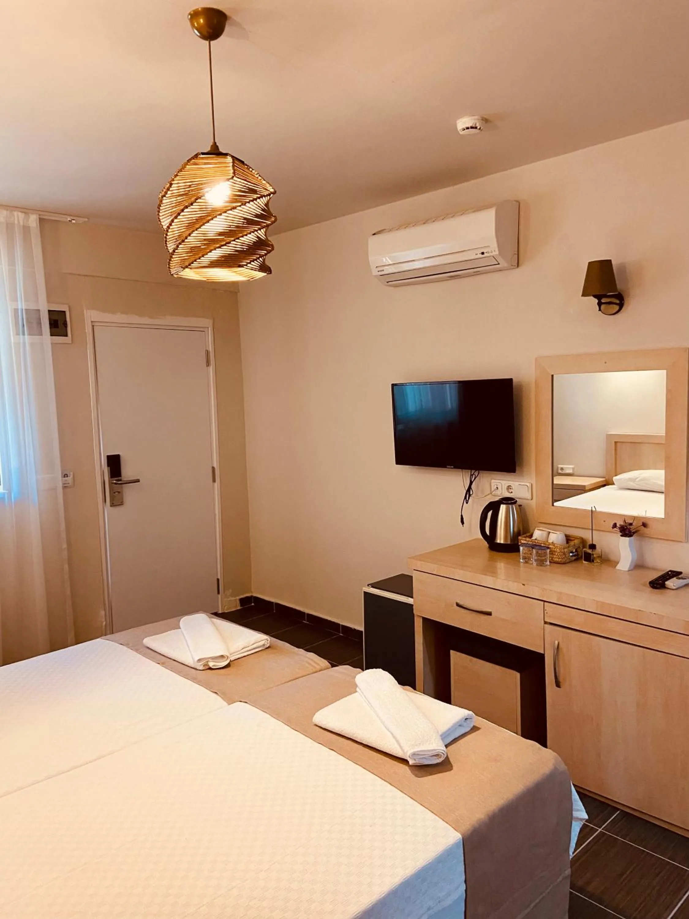 Bed in Kalia Beach Hotel Side