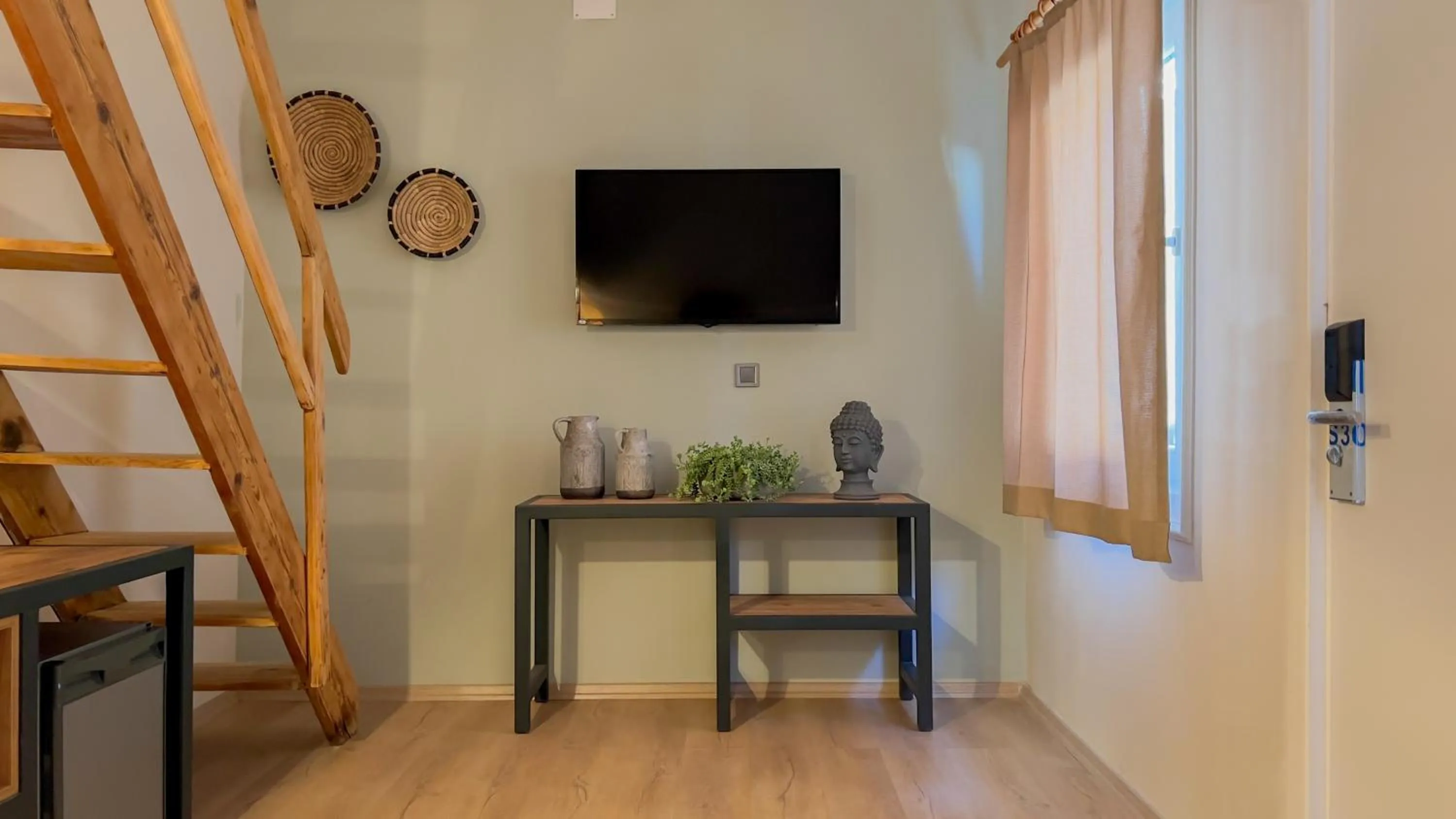 TV and multimedia in Kalia Beach Hotel Side