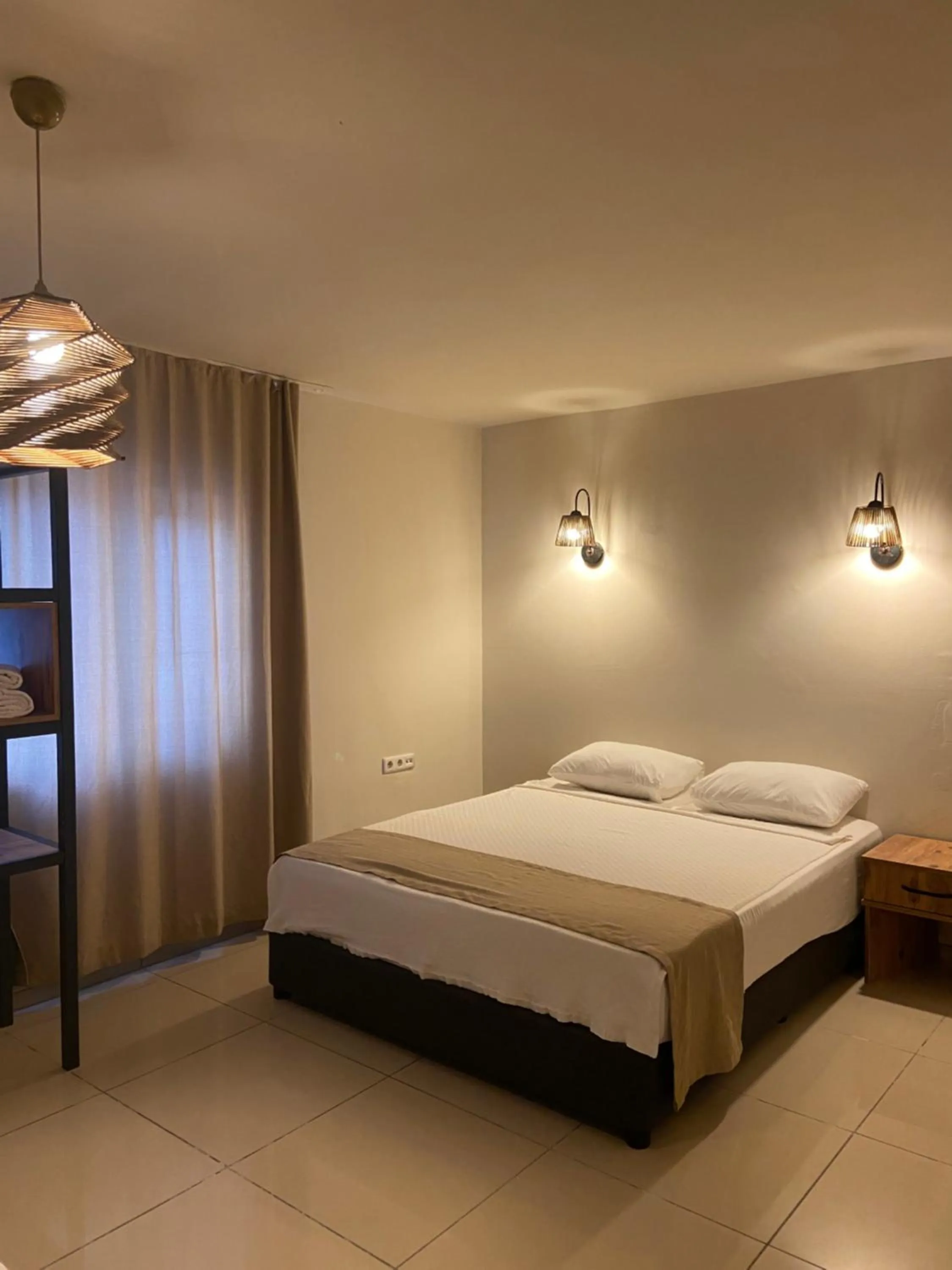 Bedroom, Bed in Kalia Beach Hotel Side