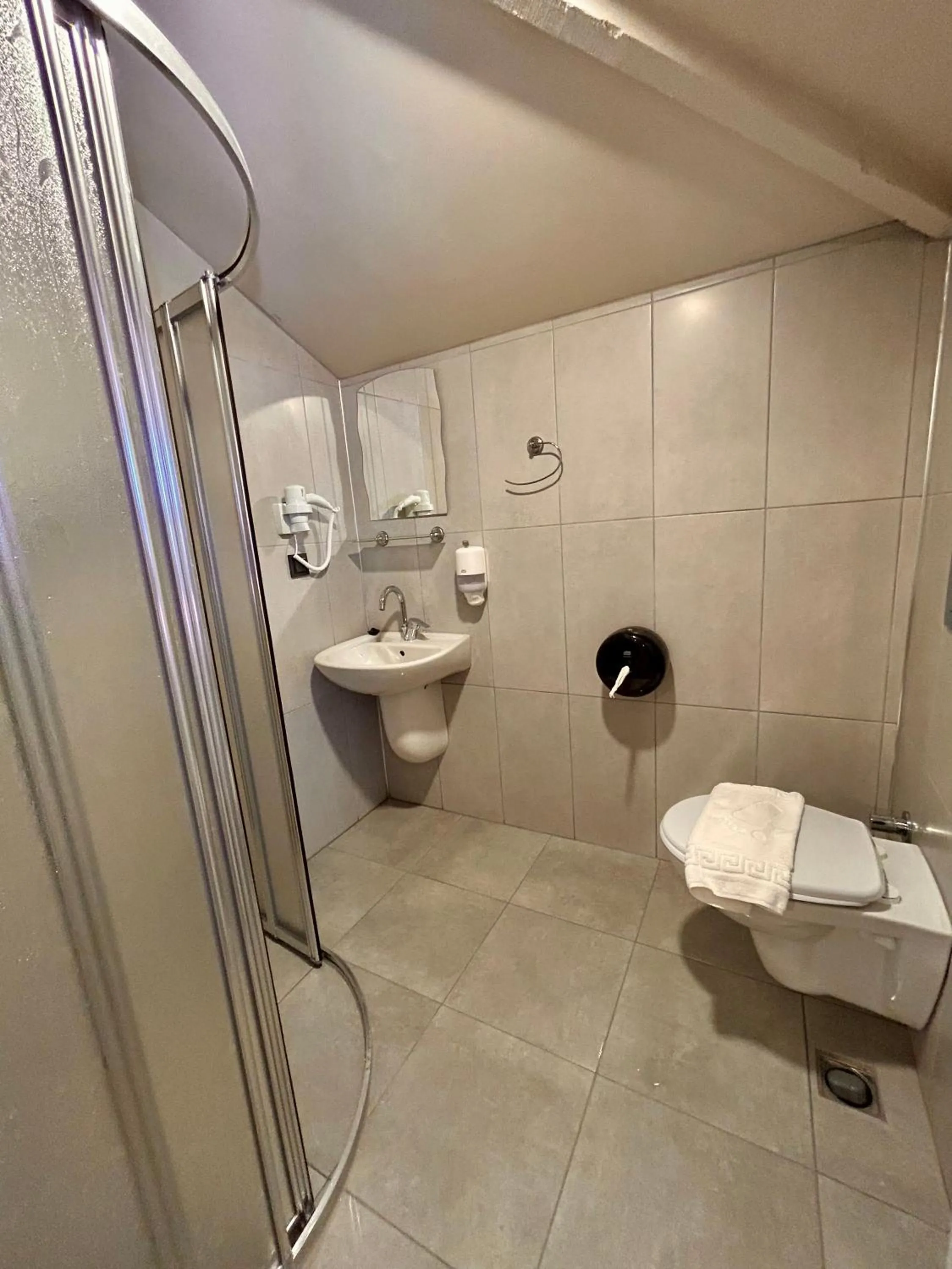 Shower in Kalia Beach Hotel Side