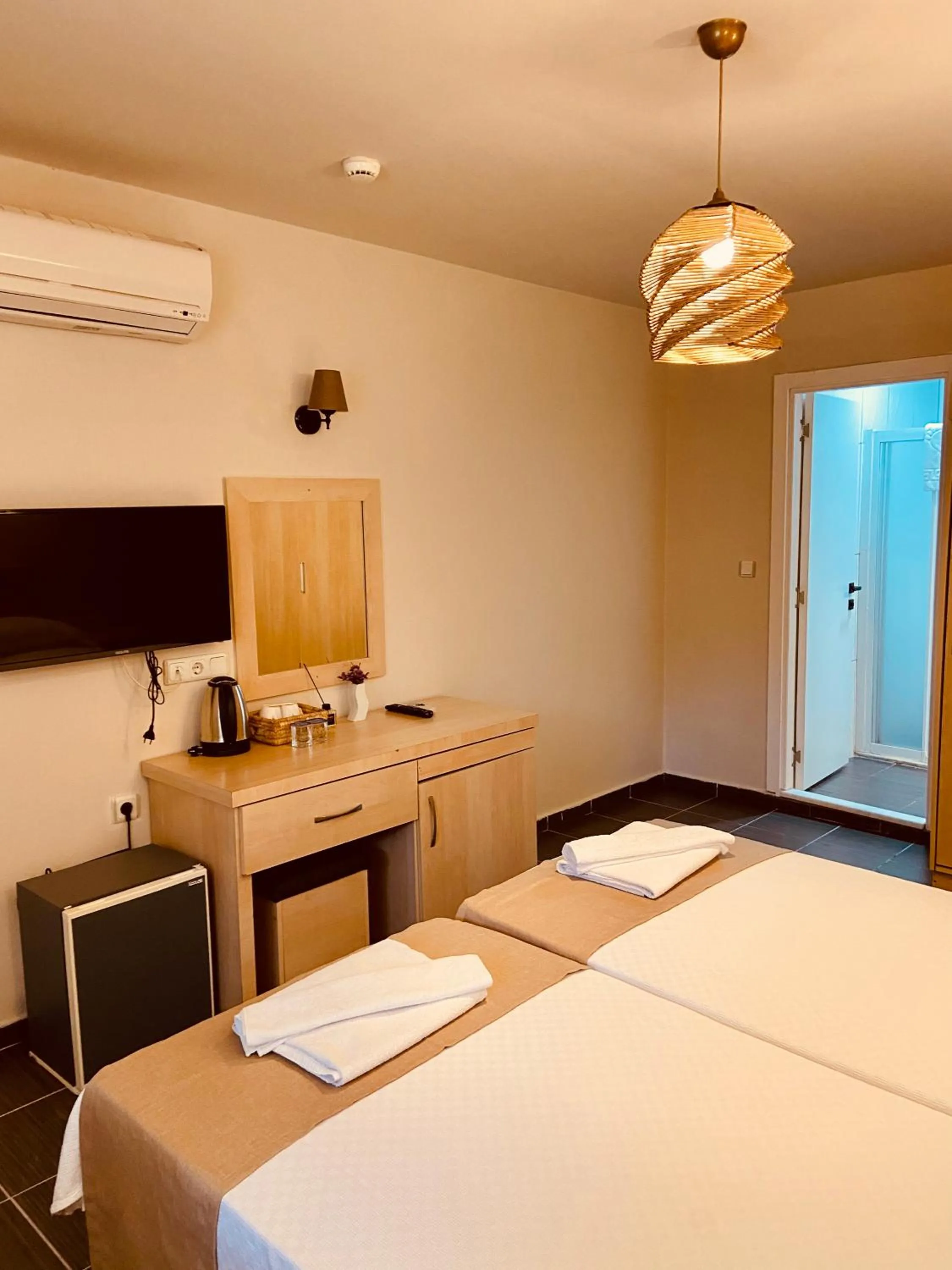 Bed in Kalia Beach Hotel Side