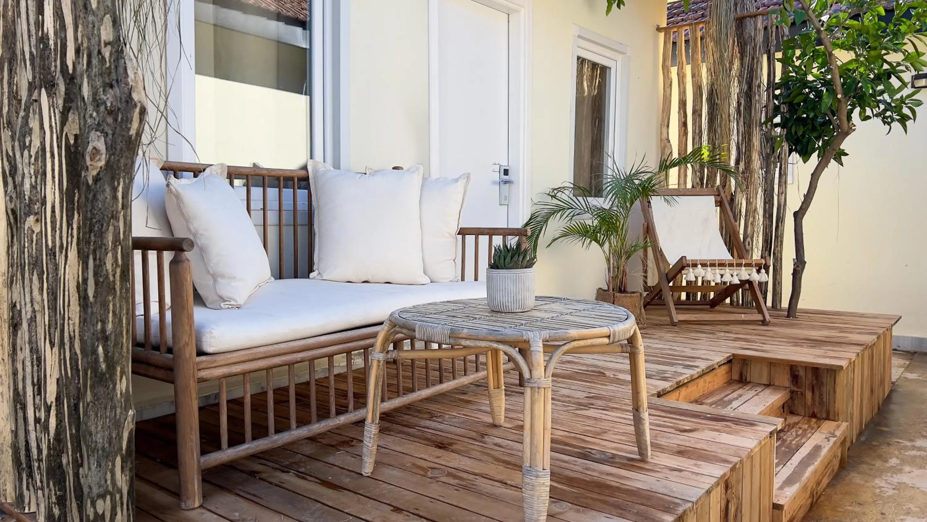 Seating area in Kalia Beach Hotel Side