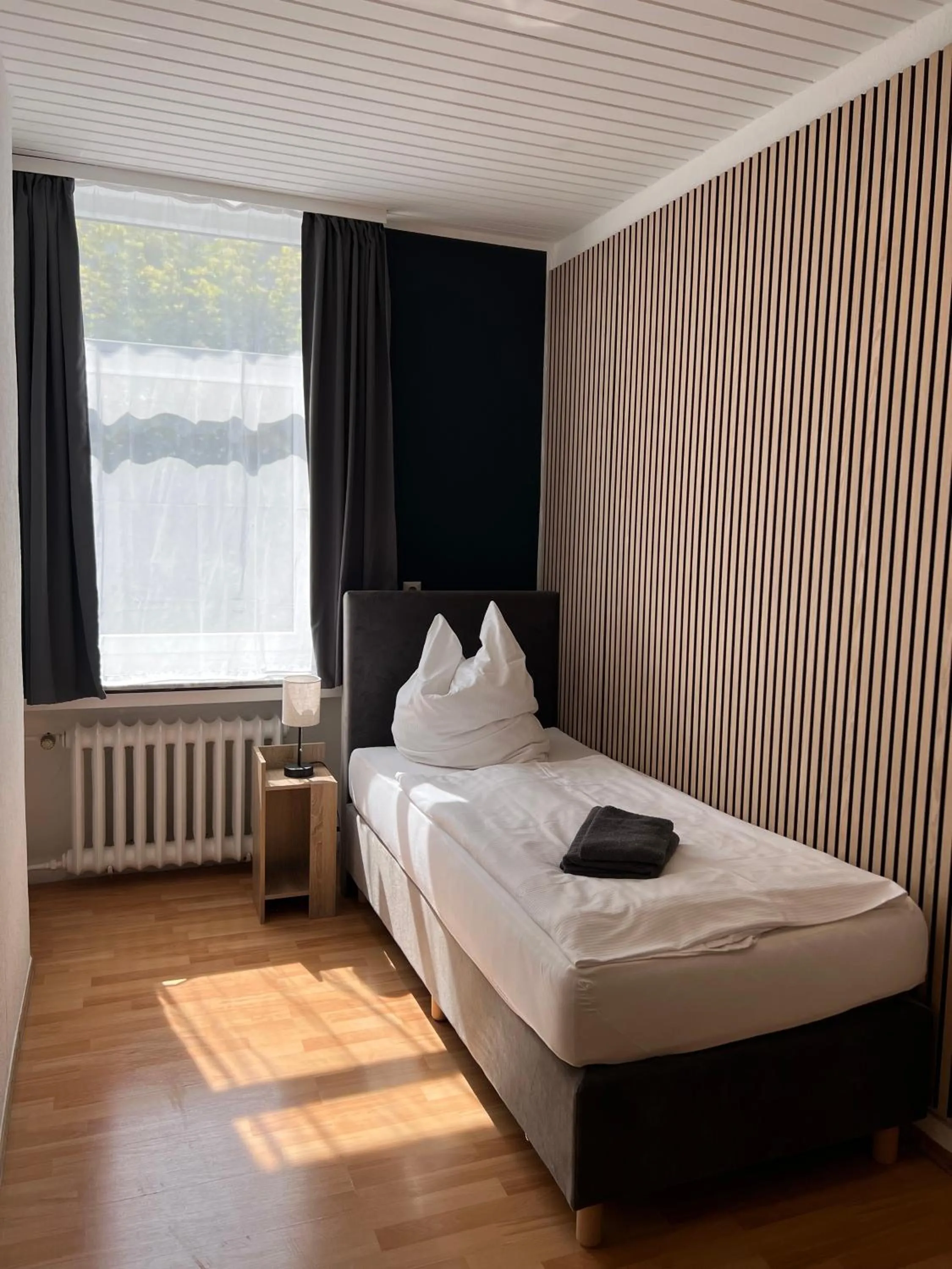 Photo of the whole room, Bed in Hotel Monopol