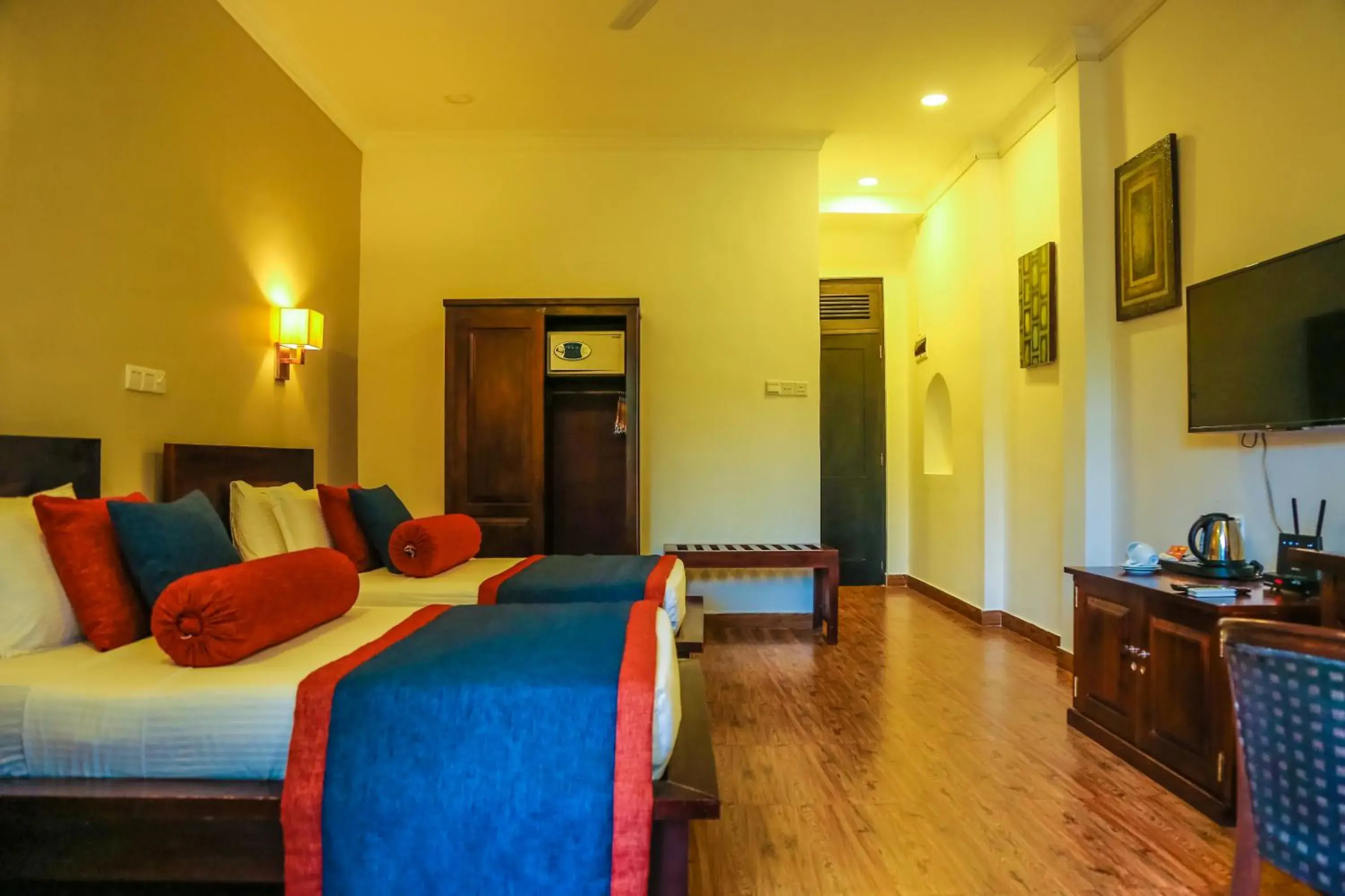 Photo of the whole room in Oak Ray Ella Gap Hotel Photo of the whole room in Oak Ray Ella Gap Hotel