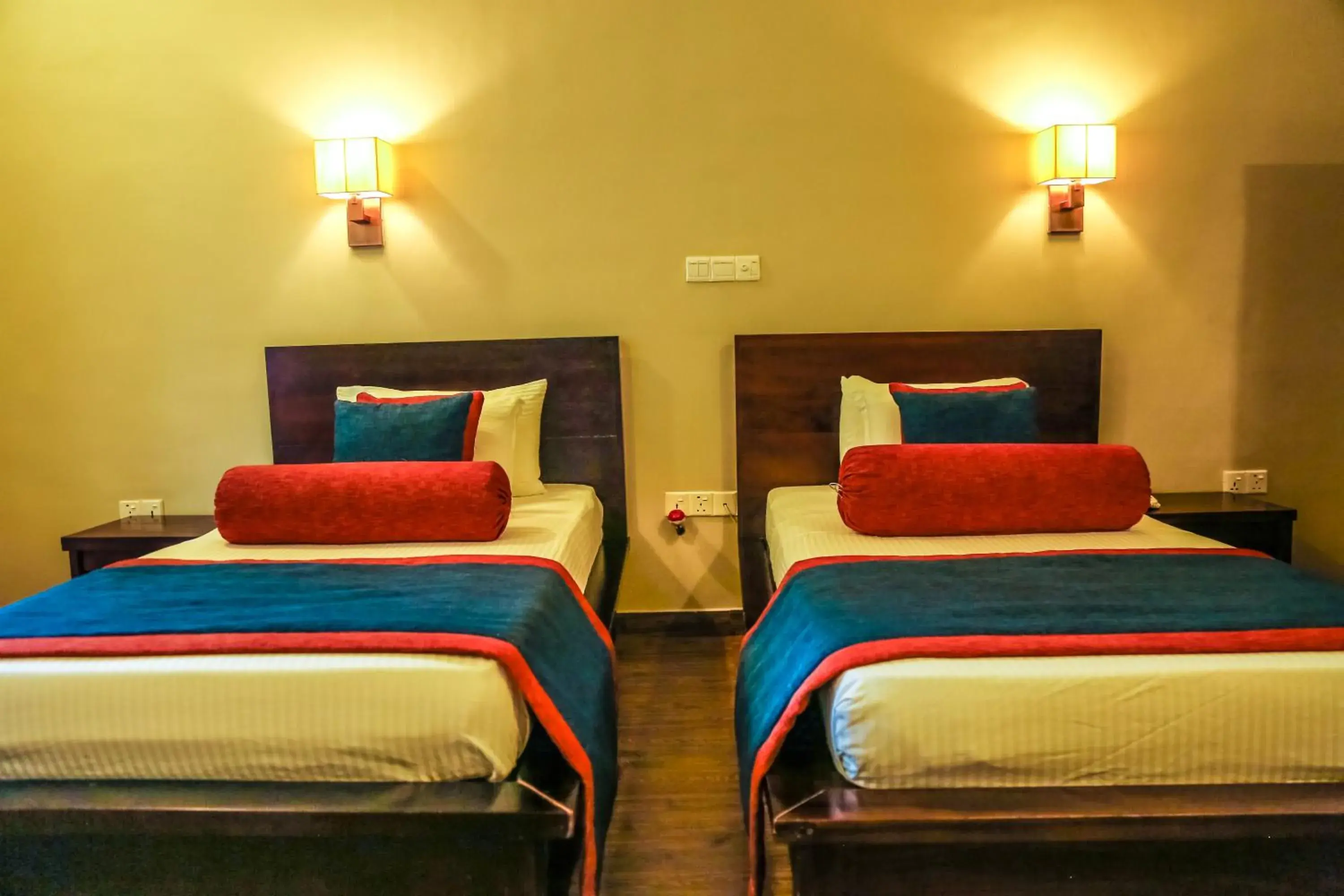 Bedroom, Bed in Oak Ray Ella Gap Hotel Bedroom, Bed in Oak Ray Ella Gap Hotel