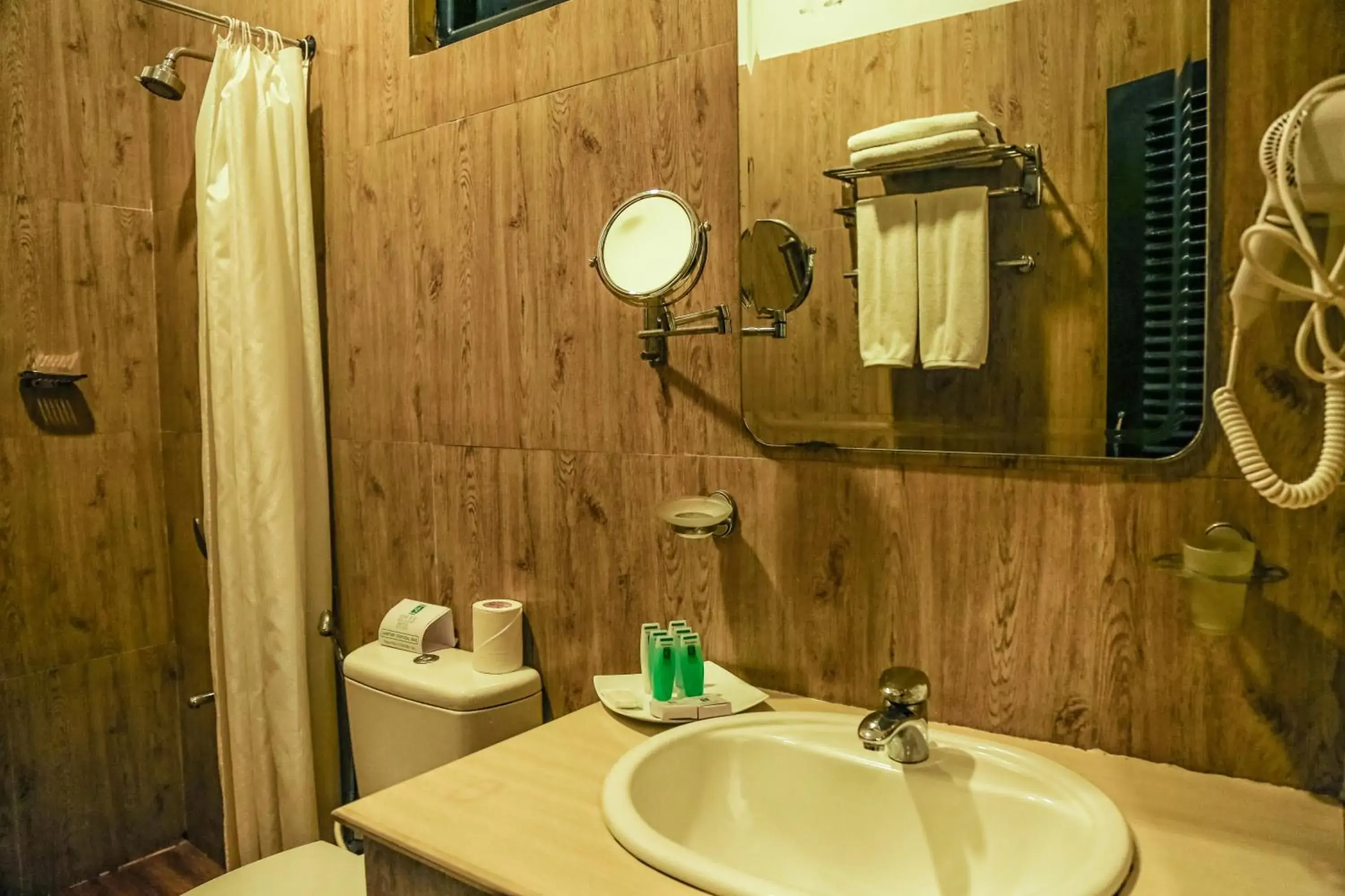 Bathroom in Oak Ray Ella Gap Hotel Bathroom in Oak Ray Ella Gap Hotel