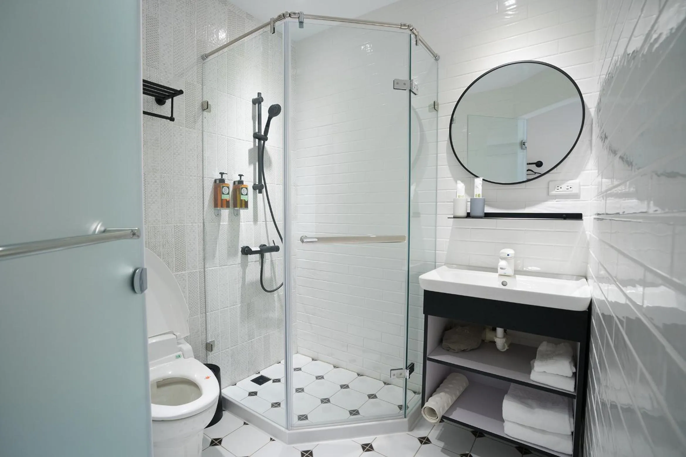 Toilet in The Way Inn