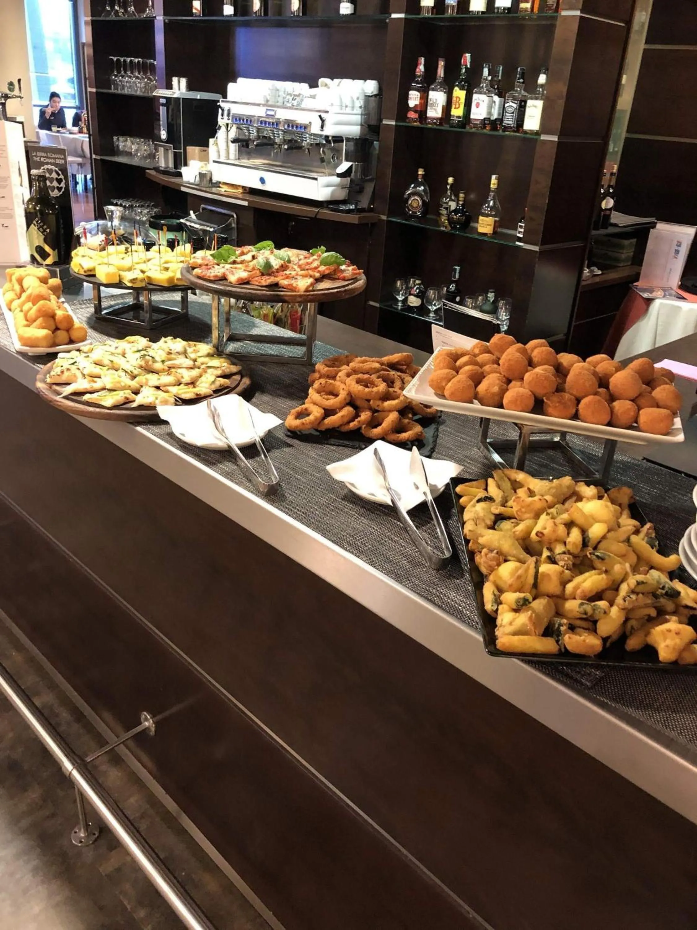 Lounge or bar in Mercure Leonardo da Vinci Rome Airport