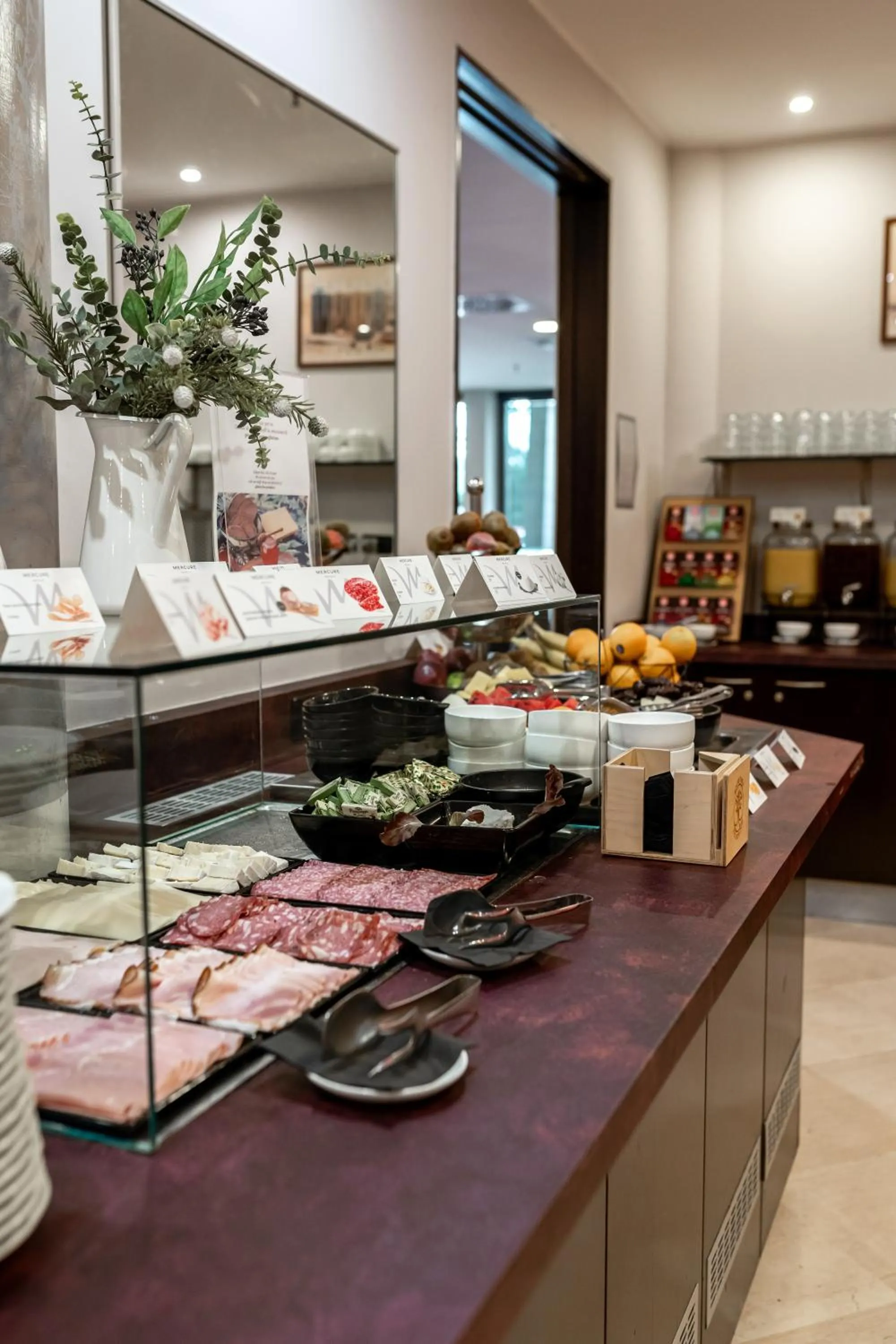 Restaurant/places to eat in Mercure Leonardo da Vinci Rome Airport