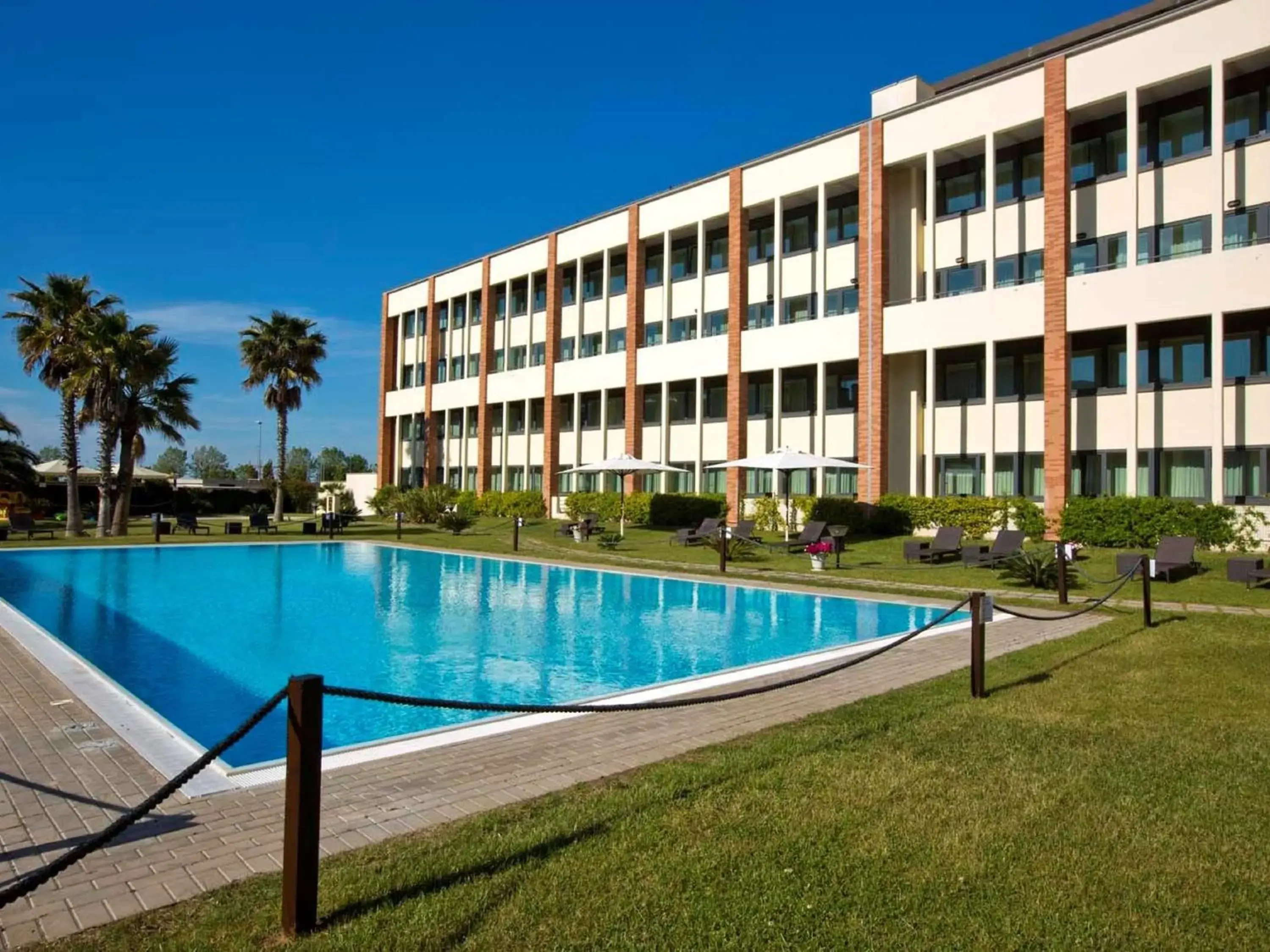 Pool view in Mercure Leonardo da Vinci Rome Airport Pool view in Mercure Leonardo da Vinci Rome Airport
