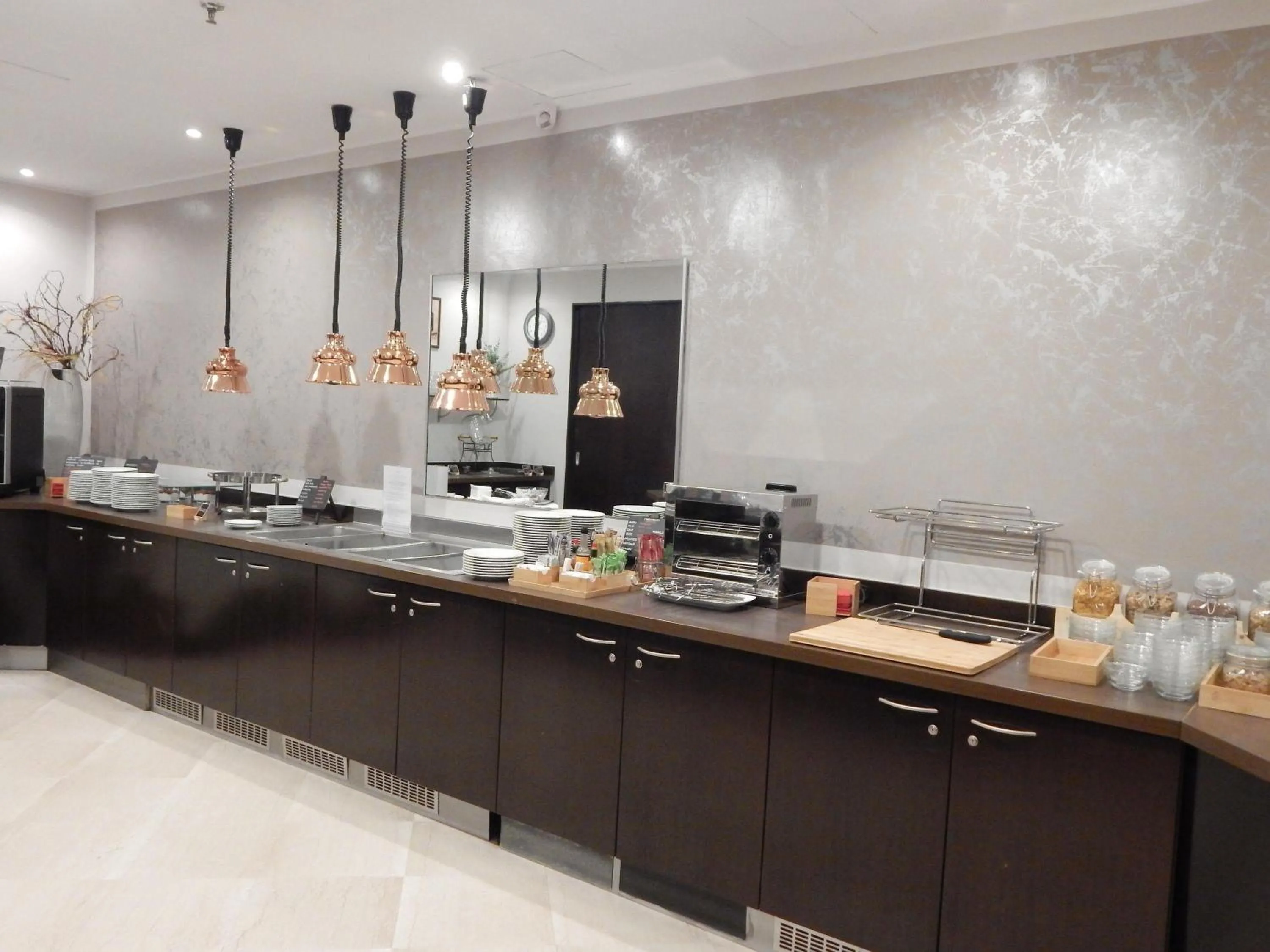Restaurant/places to eat in Mercure Leonardo da Vinci Rome Airport